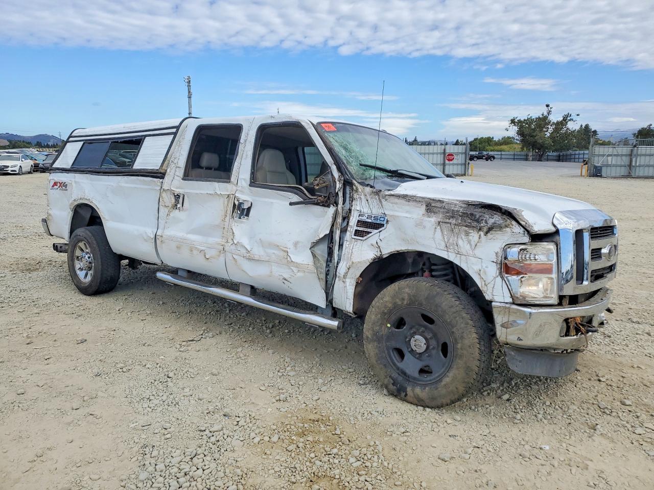 2010 Ford F250 Super Duty White vin: 1FTSW2BR1AEA04092