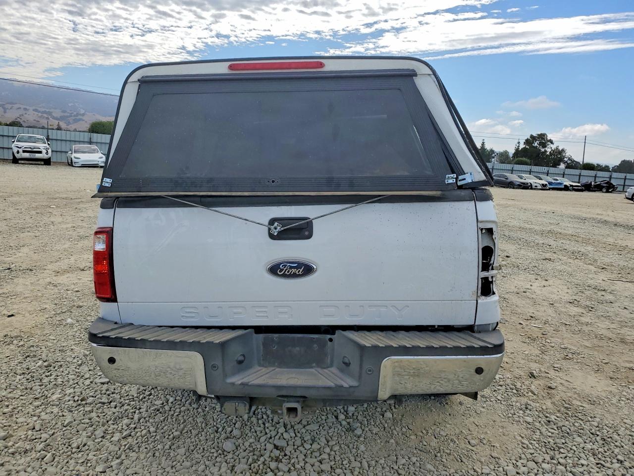 2010 Ford F250 Super Duty White vin: 1FTSW2BR1AEA04092