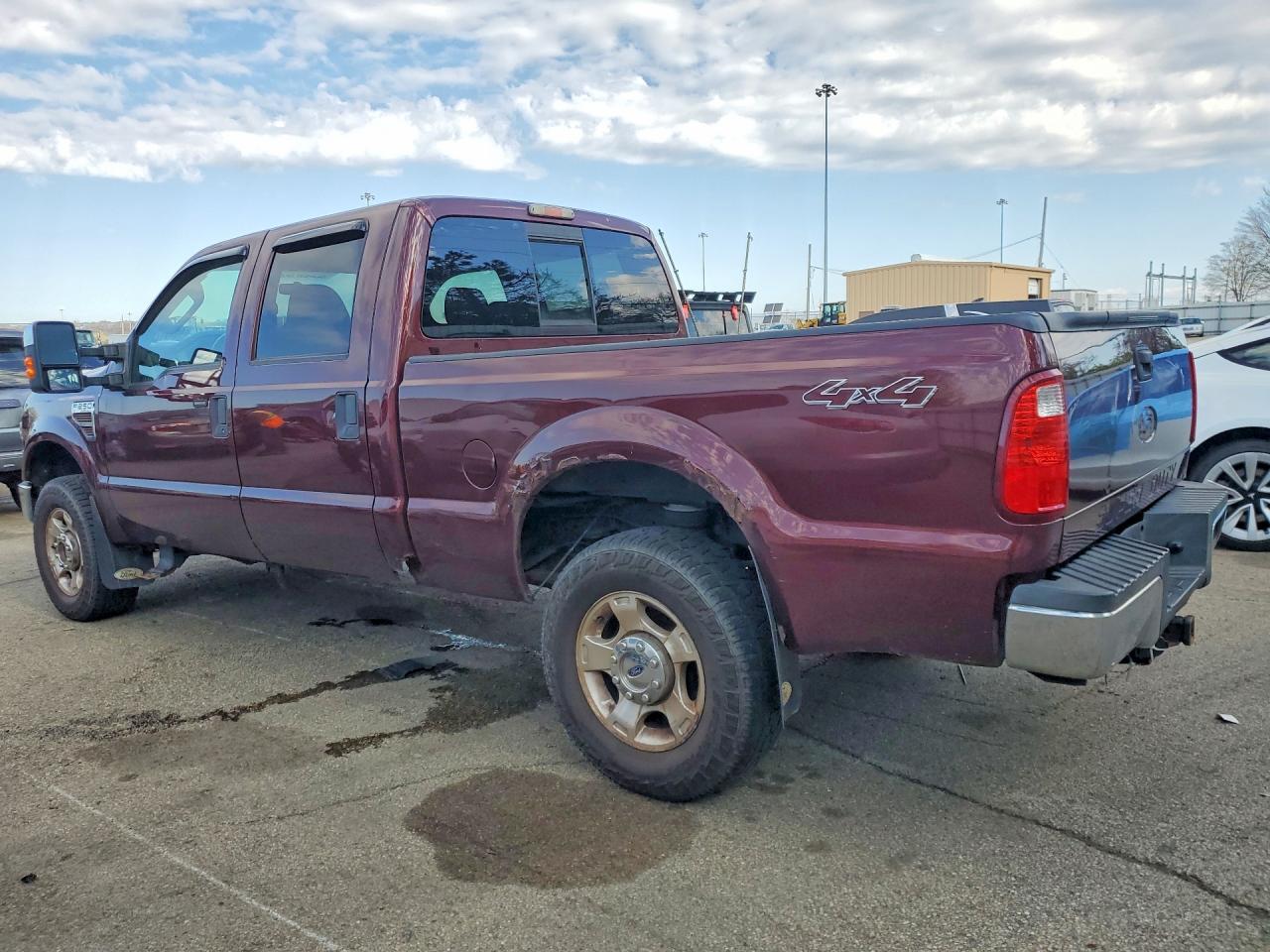 2010 Ford F250 Super Duty Maroon vin: 1FTSW2BR1AEA42504
