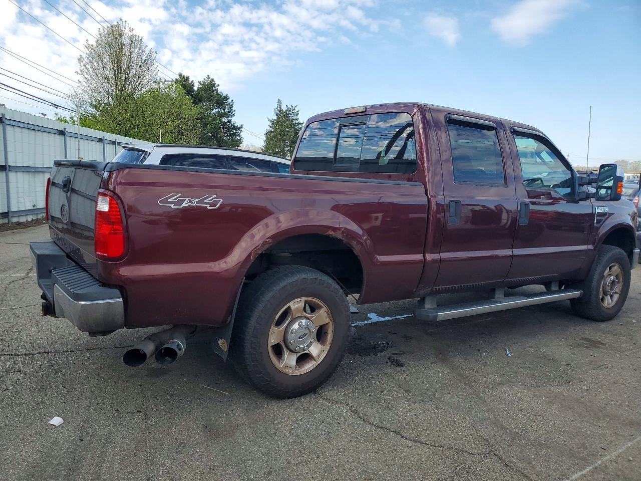 2010 Ford F250 Super Duty Maroon vin: 1FTSW2BR1AEA42504