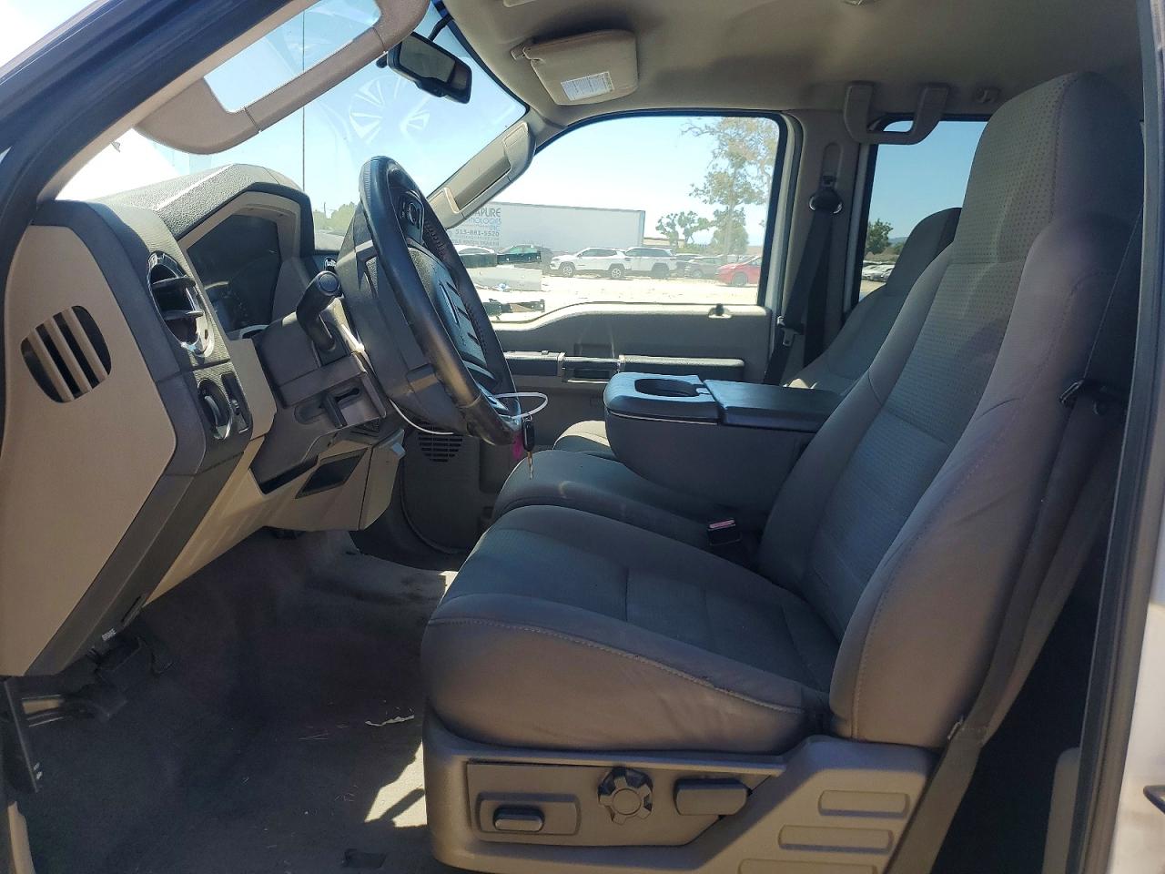 2010 Ford F250 Super Duty White vin: 1FTSW2BR3AEA45663
