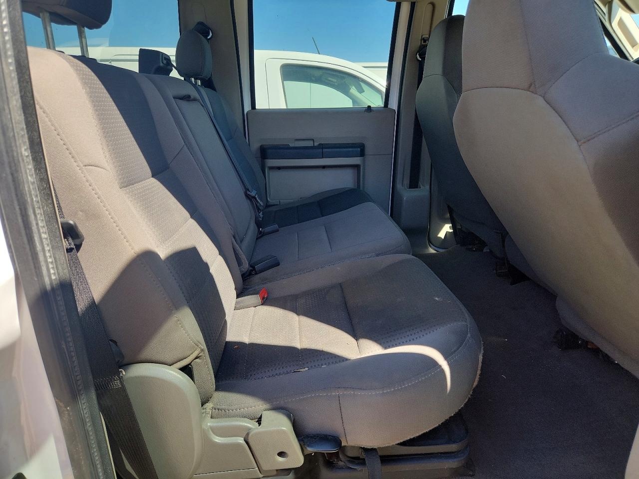 2010 Ford F250 Super Duty White vin: 1FTSW2BR3AEA45663
