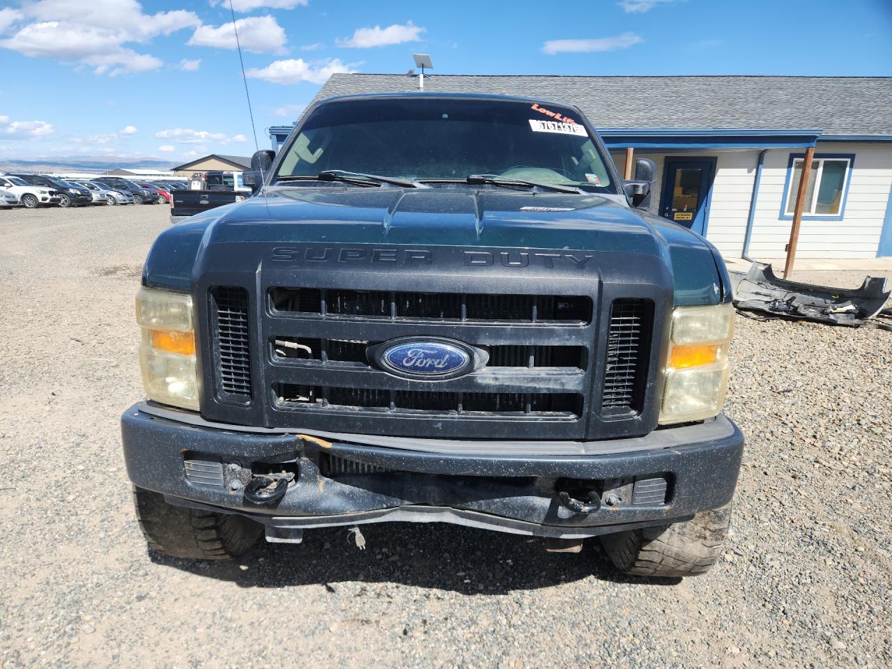 2010 Ford F250 Super Duty Green vin: 1FTSW2BR6AEA67396 Damage: Left Head Lamp, Faded, Repair Required