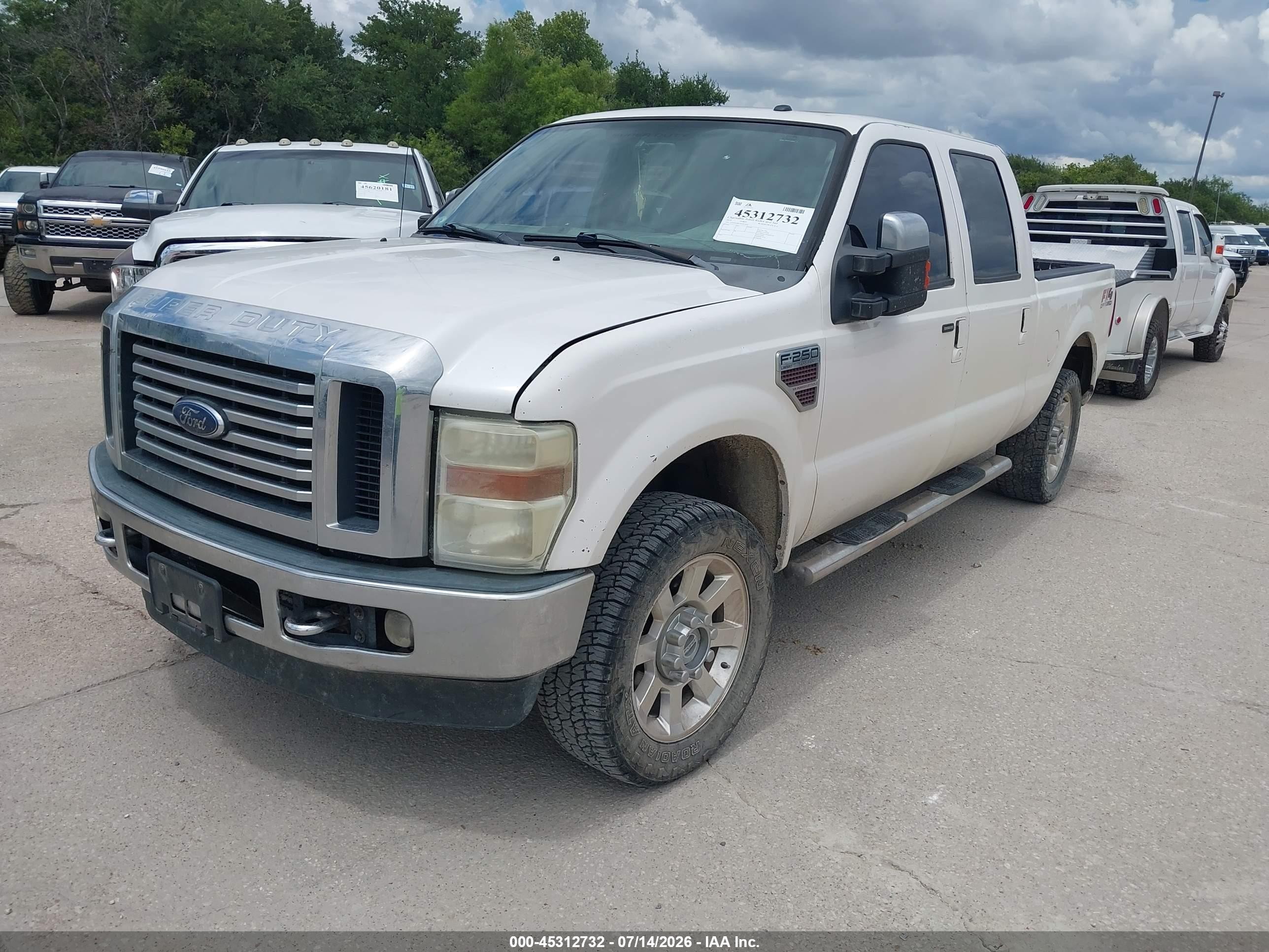 2010 Ford Super Duty F-250 Srw Lariat Белый vin: 1FTSW2BR7AEB15603