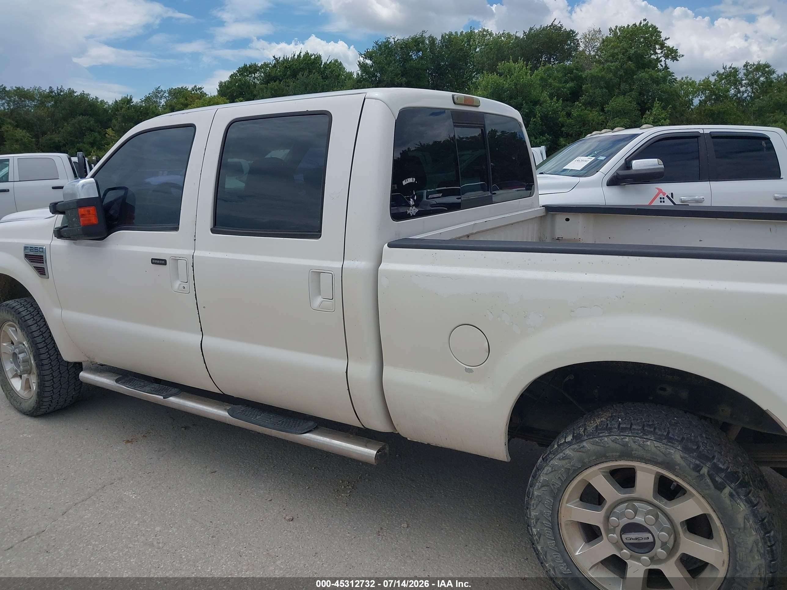 2010 Ford Super Duty F-250 Srw Lariat Белый vin: 1FTSW2BR7AEB15603