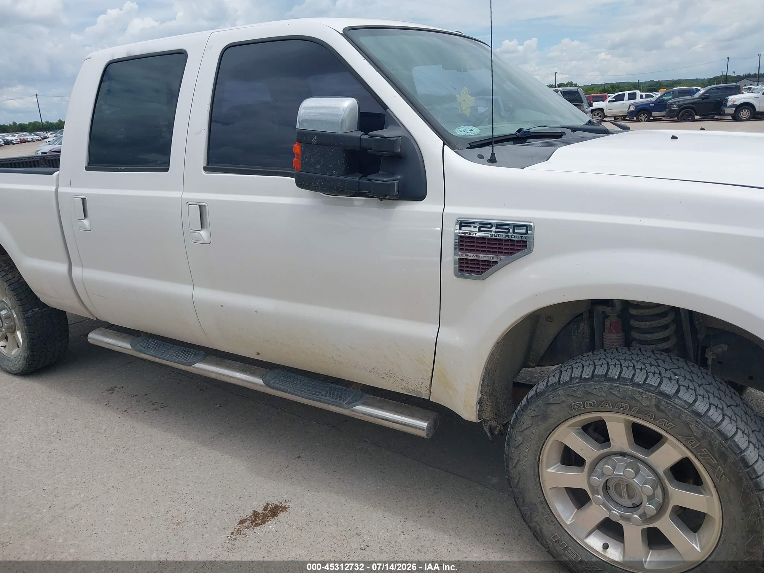 2010 Ford Super Duty F-250 Srw Lariat Белый vin: 1FTSW2BR7AEB15603