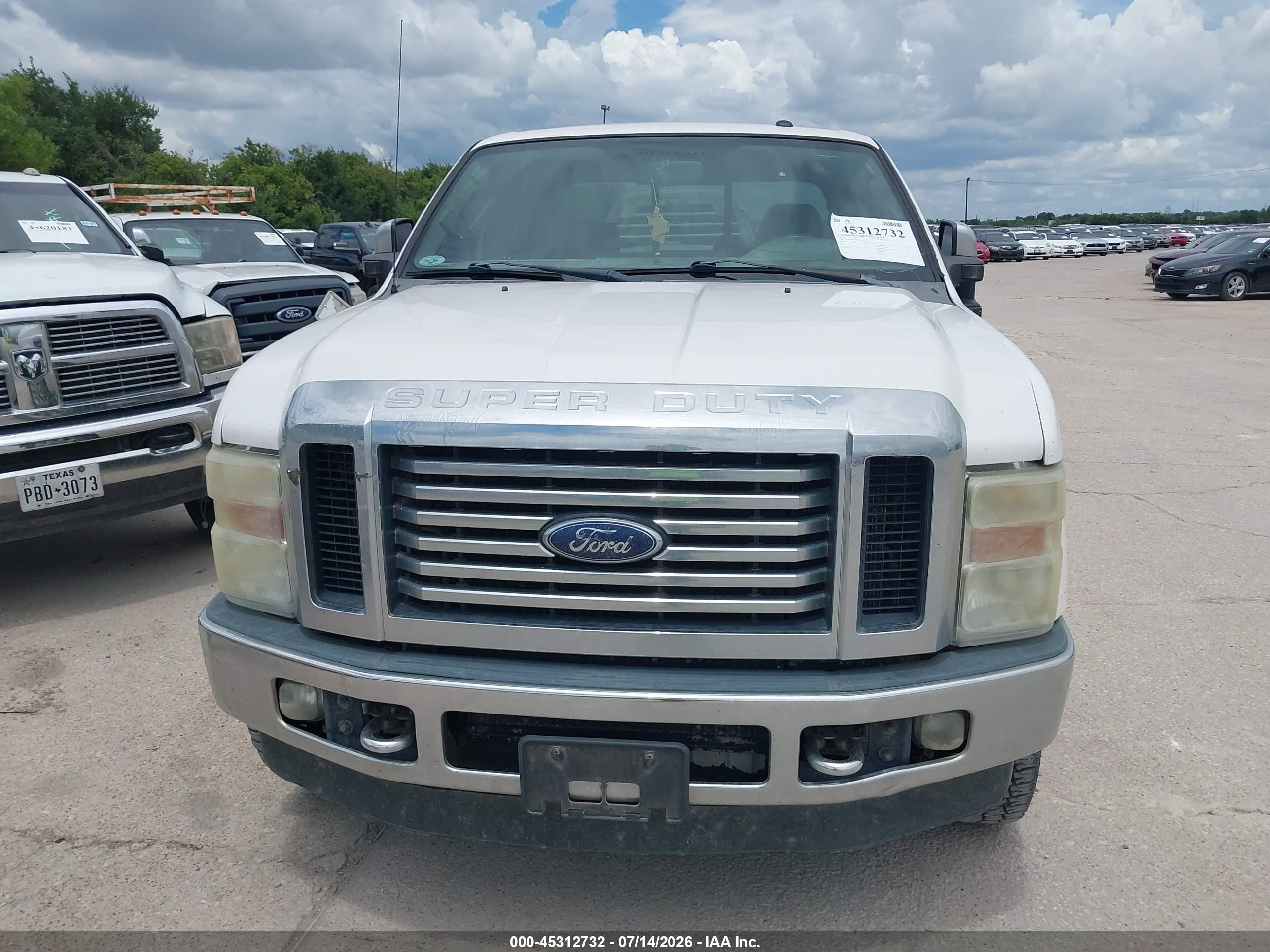 2010 Ford Super Duty F-250 Srw Lariat Белый vin: 1FTSW2BR7AEB15603