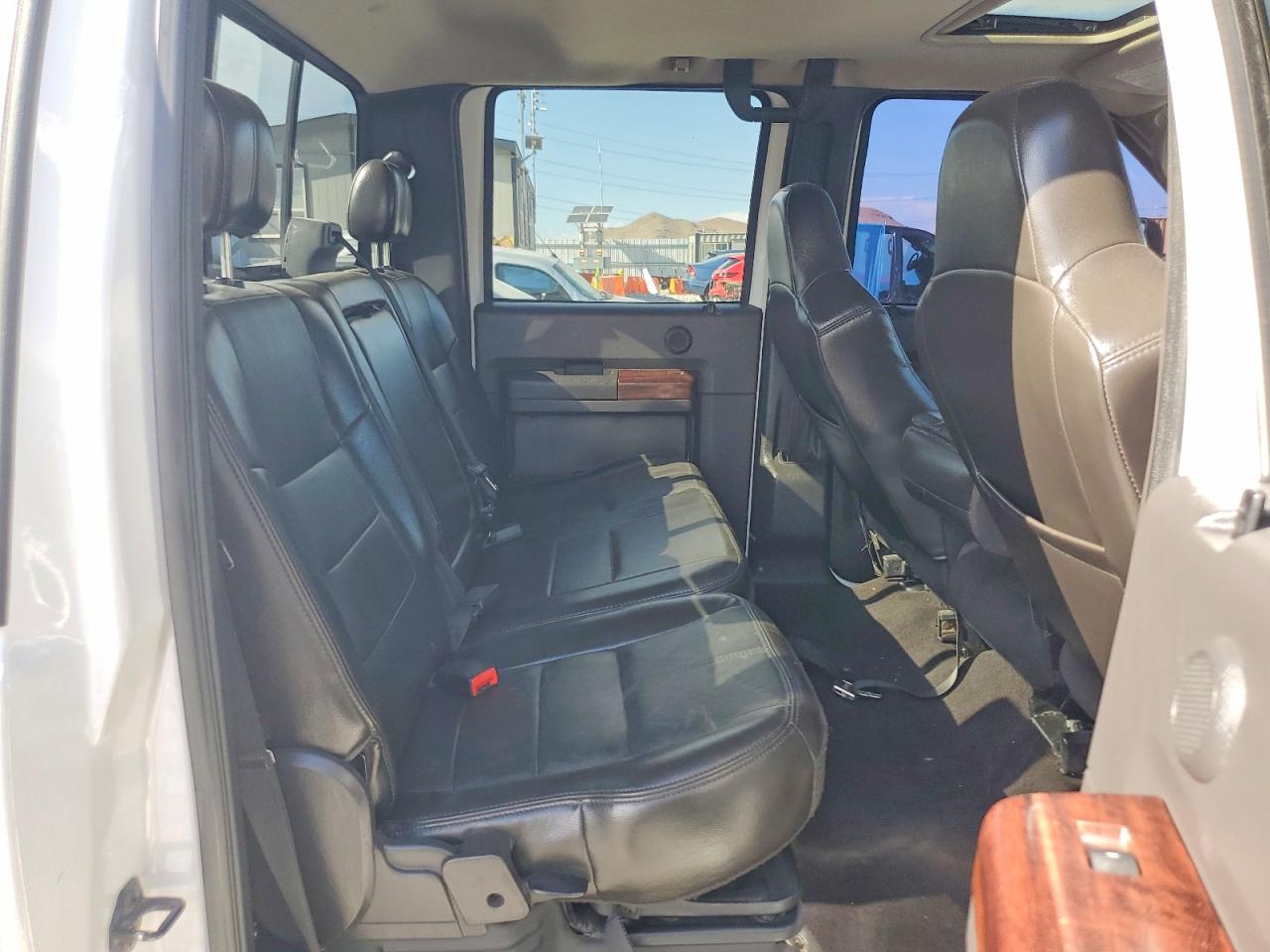 2010 Ford F250 Super Duty White vin: 1FTSW2BR8AEA03635