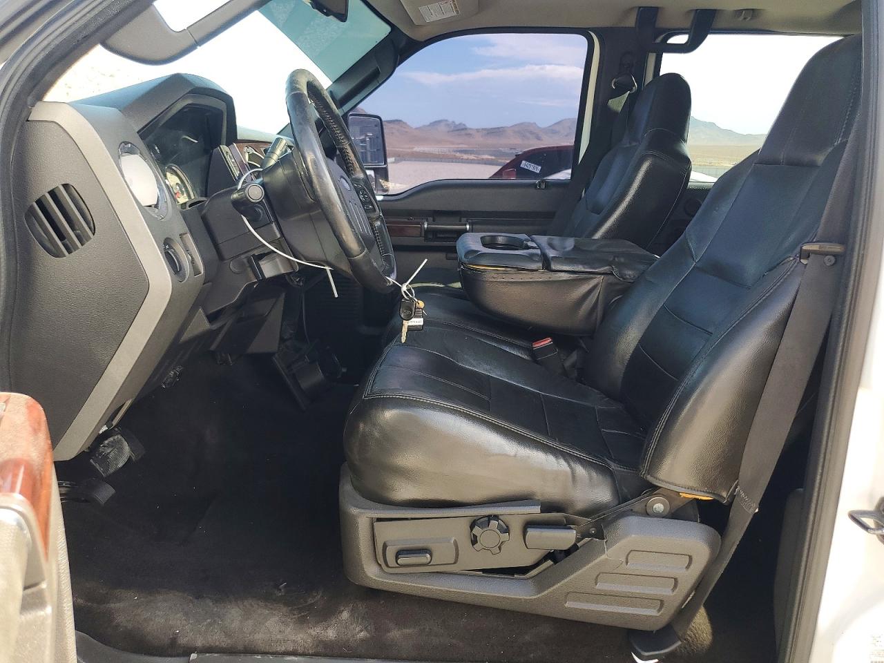 2010 Ford F250 Super Duty White vin: 1FTSW2BR8AEA03635