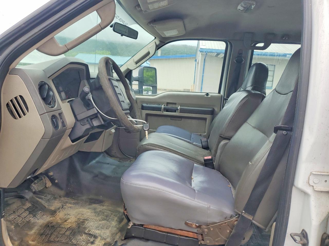 2010 Ford F250 Super Duty White vin: 1FTSW2BRXAEB29253