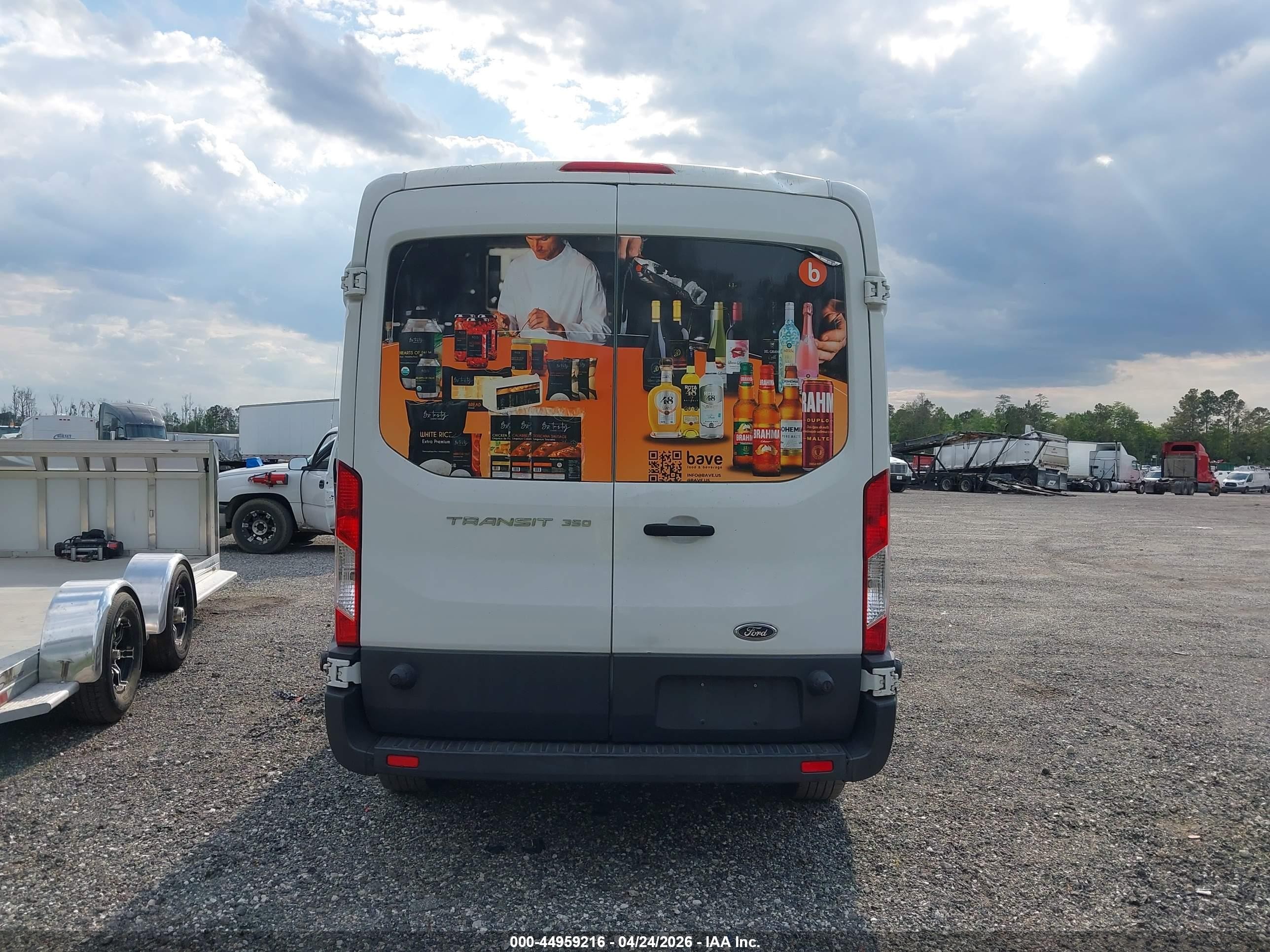 2015 Ford Transit-350   White vin: 1FTSW2CG4FKB25740