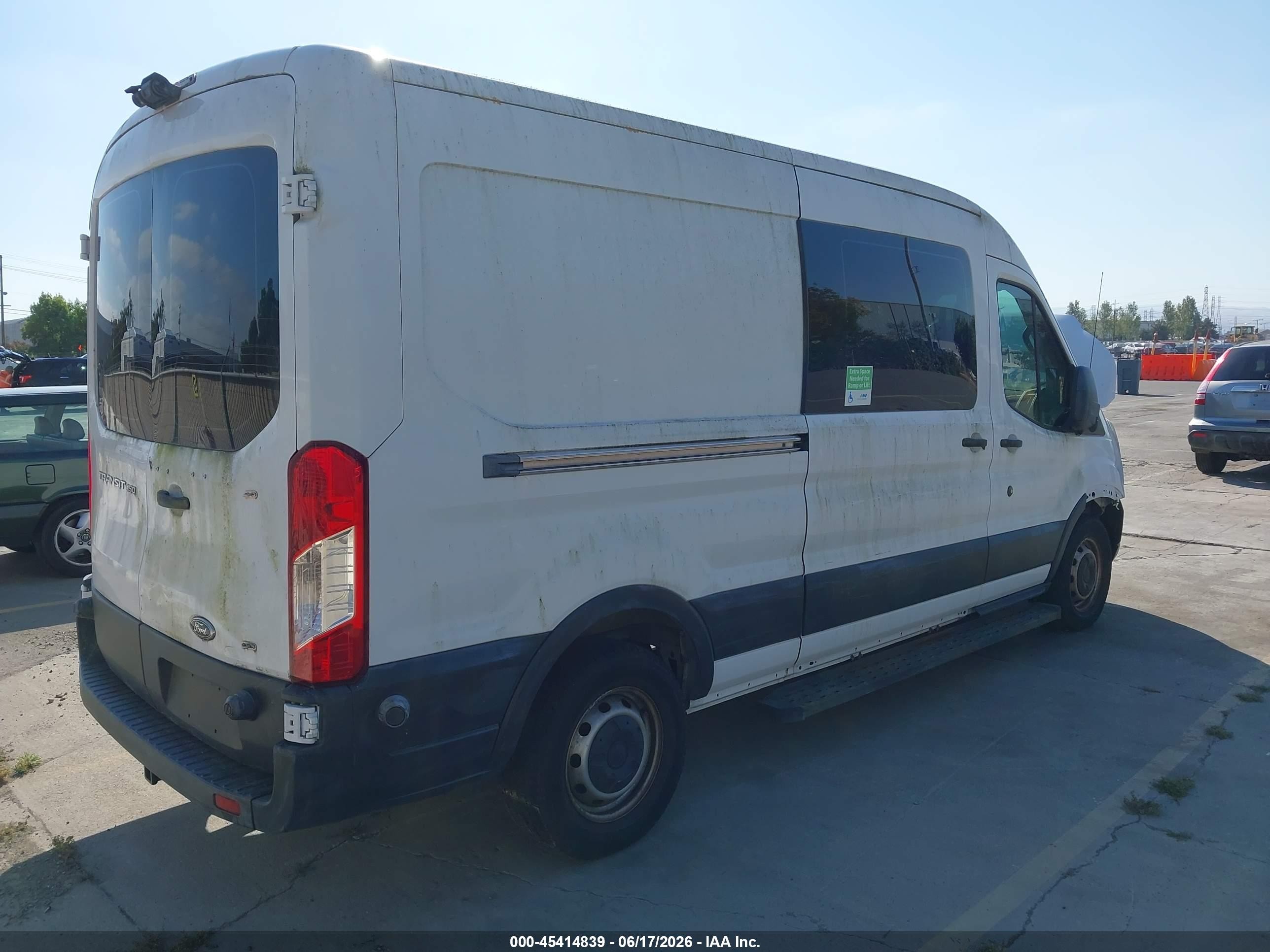 2015 Ford Transit-350   White vin: 1FTSW2CMXFKA04796
