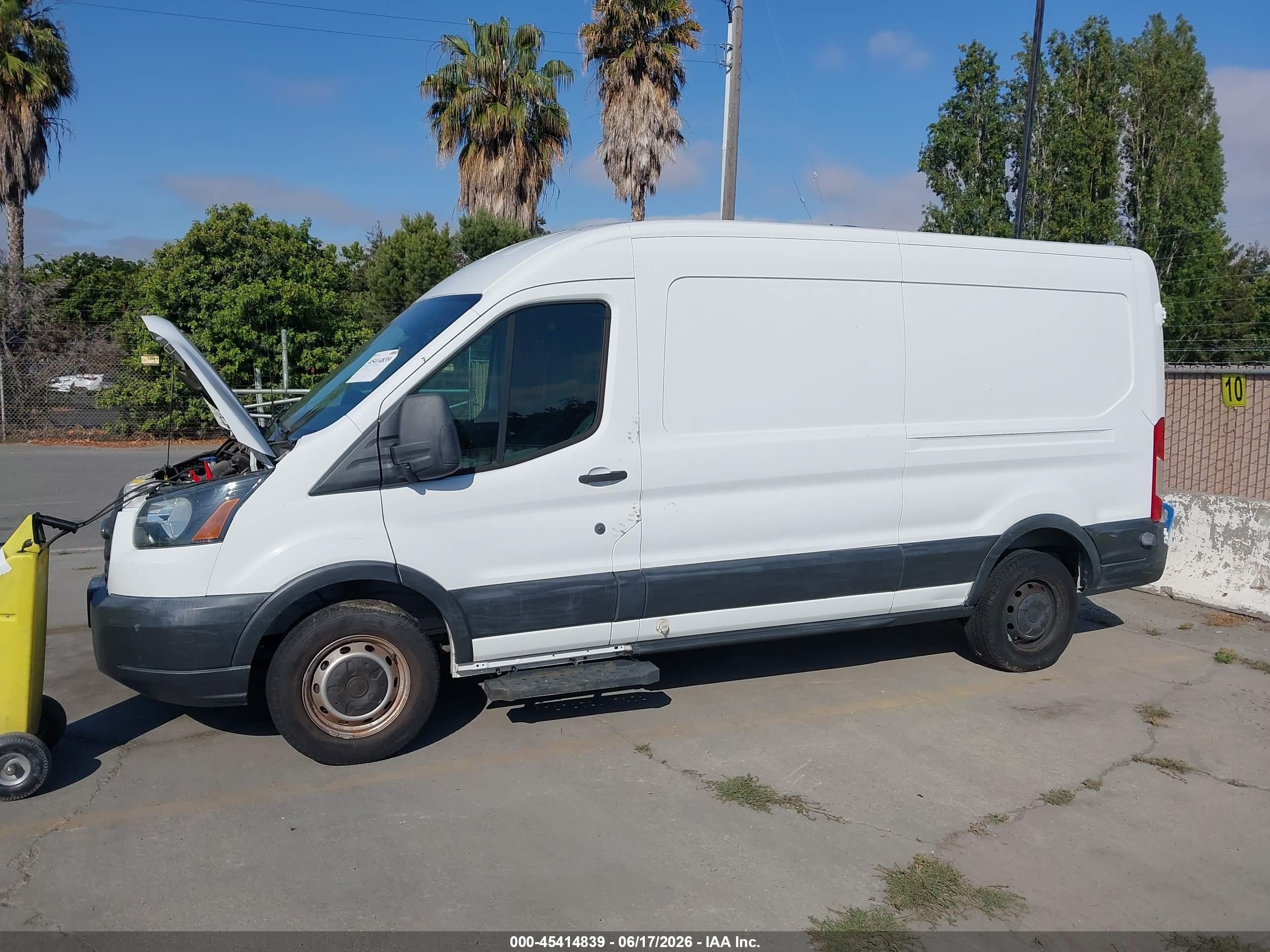 2015 Ford Transit-350   White vin: 1FTSW2CMXFKA04796