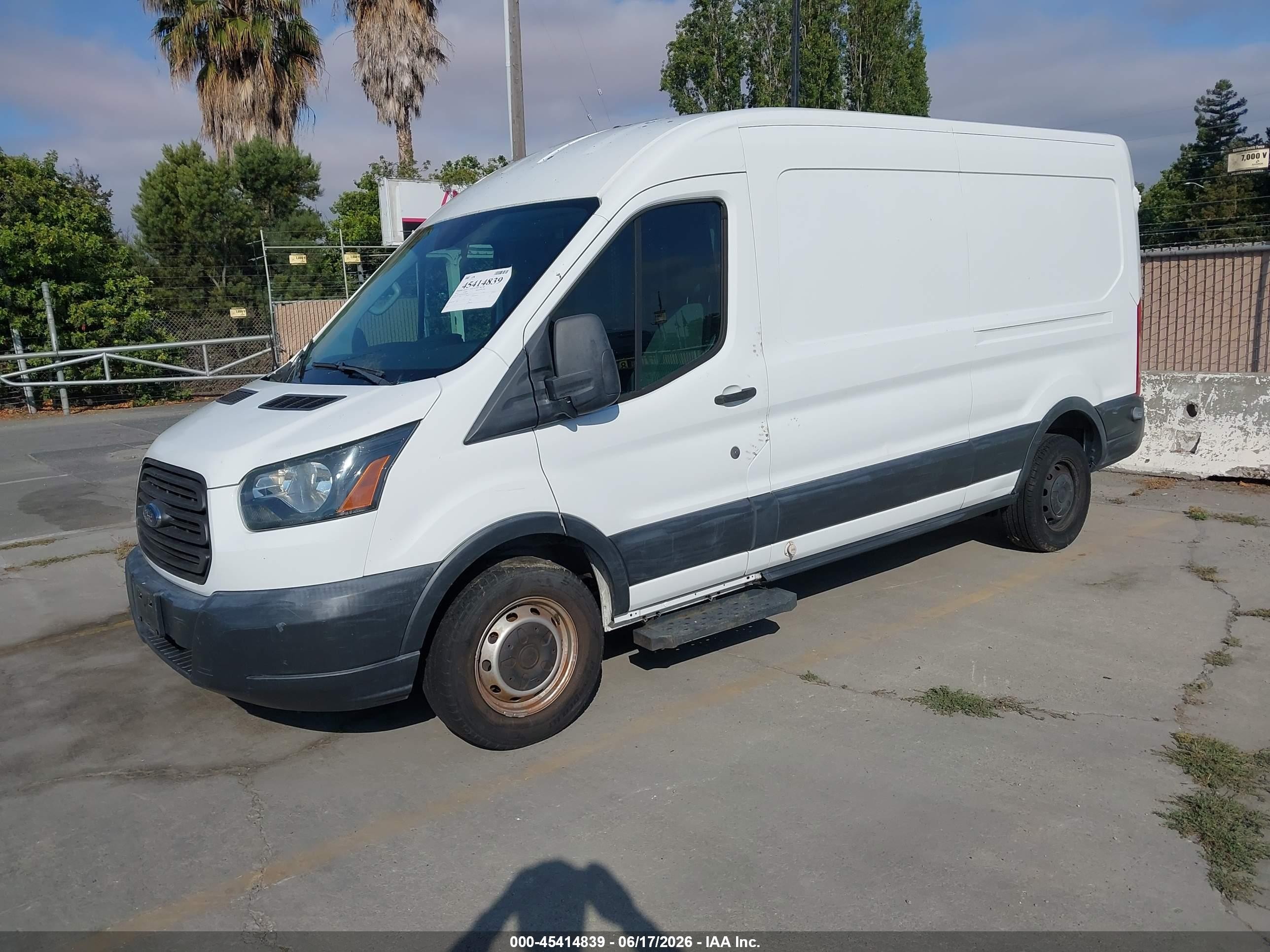 2015 Ford Transit-350   White vin: 1FTSW2CMXFKA04796