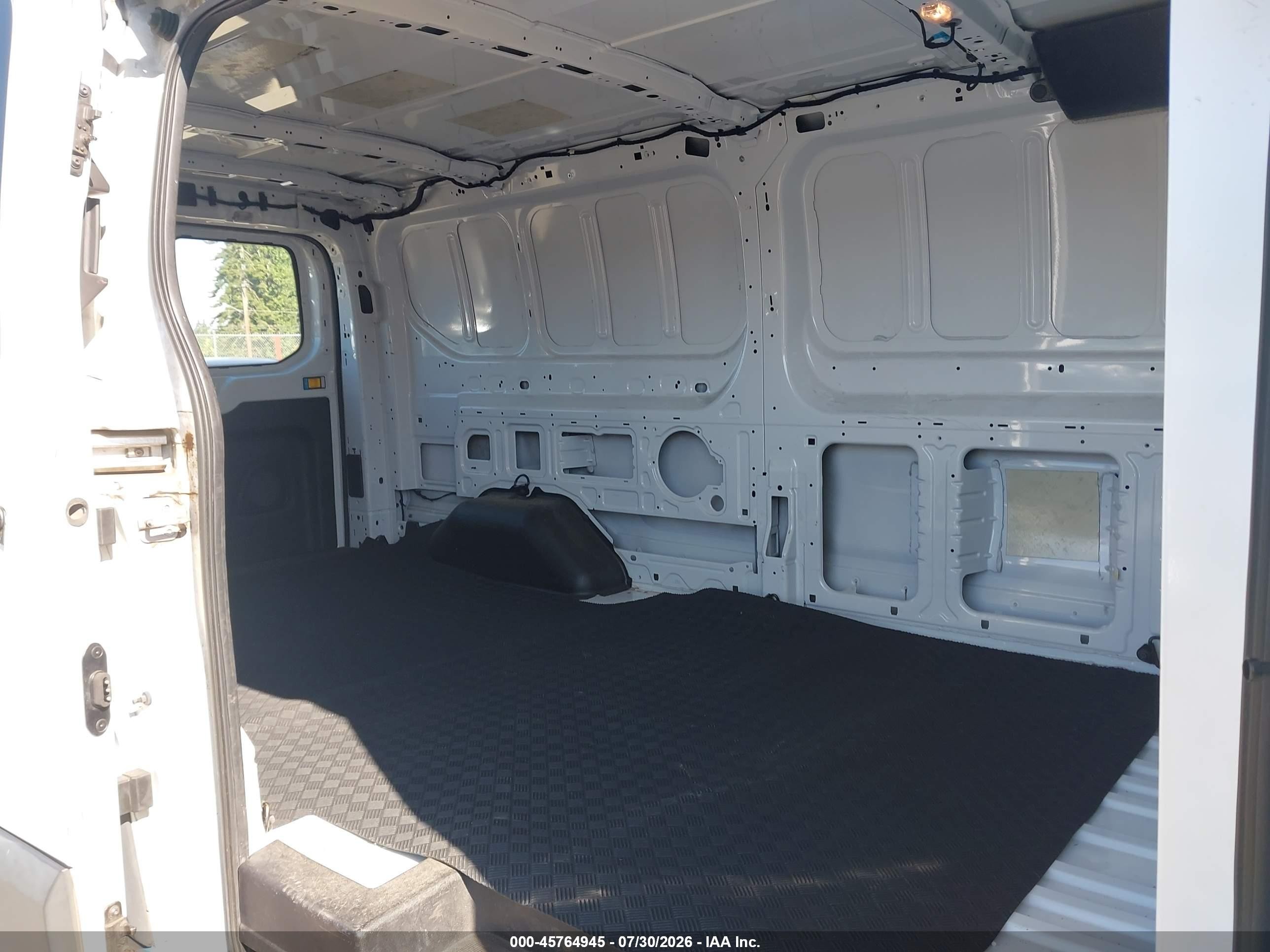 2015 Ford Transit-350   White vin: 1FTSW2YG4FKA53379