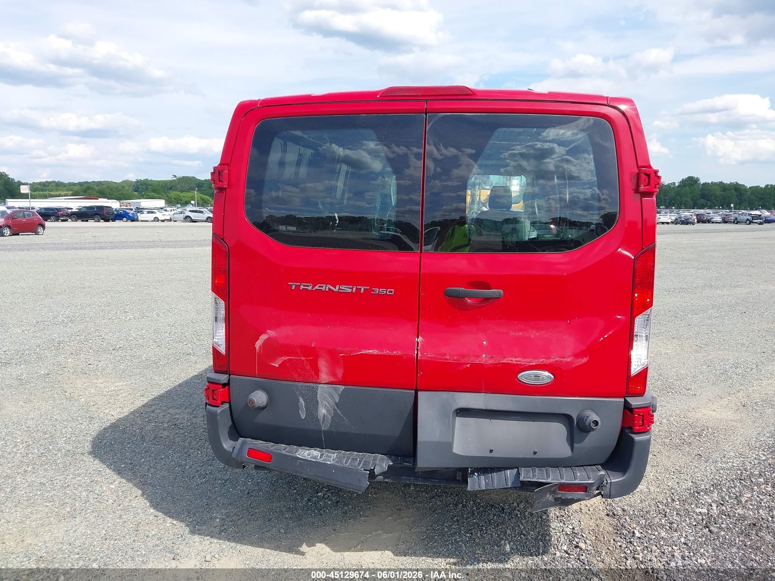 2015 Ford Transit-350   Red vin: 1FTSW2ZM8FKA48187