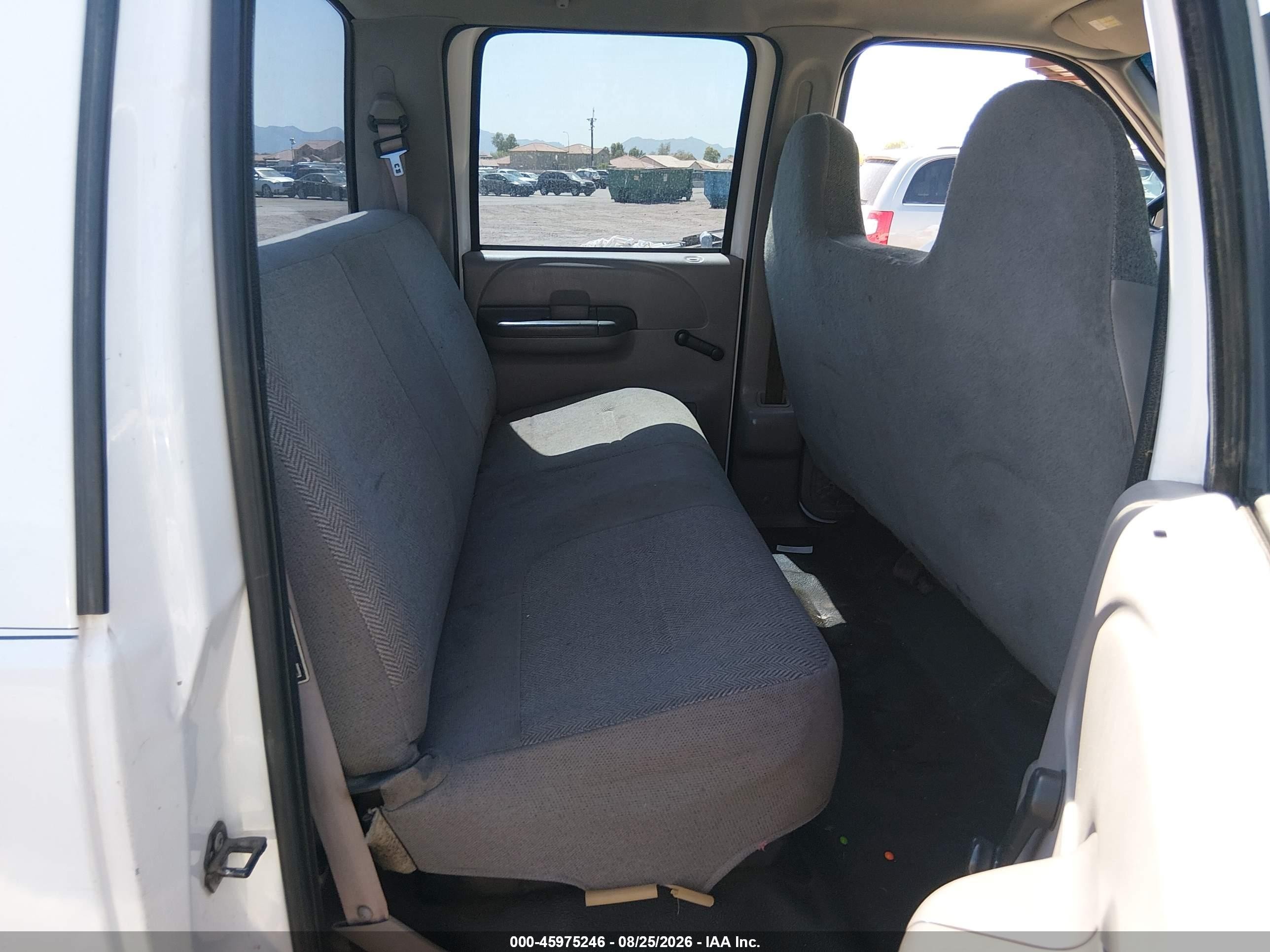 2000 Ford F-350 Lariat/xl/xlt White vin: 1FTSW30L5YEA02649