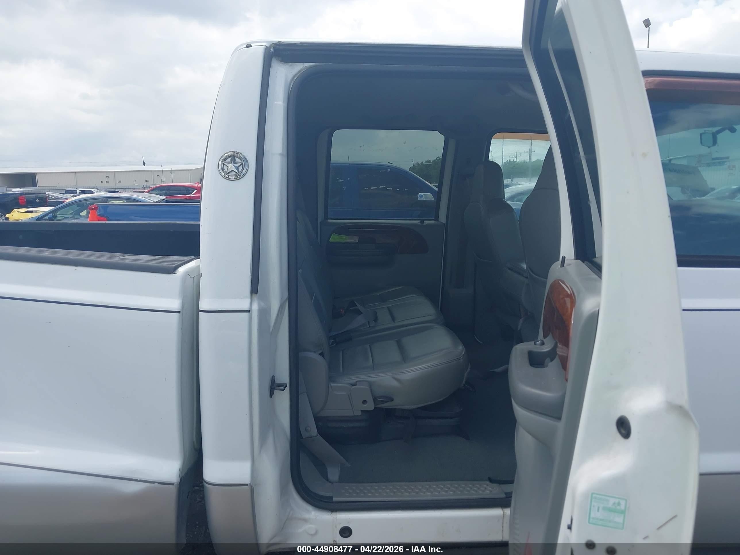 2004 Ford F-350 Lariat/xl/xlt White vin: 1FTSW30P94EA95348