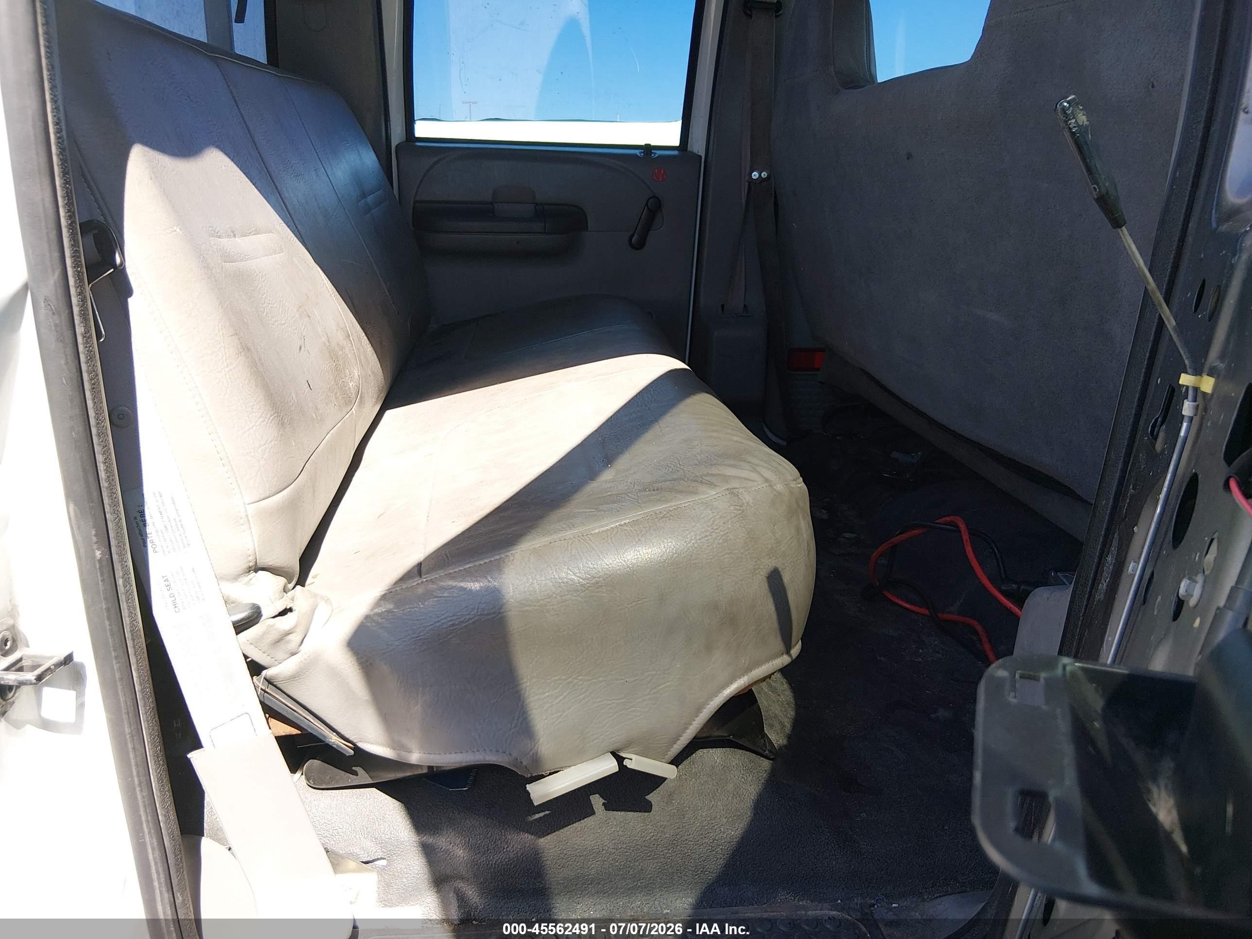 1999 Ford F-350 Lariat/xl/xlt White vin: 1FTSW30SXXEE52562