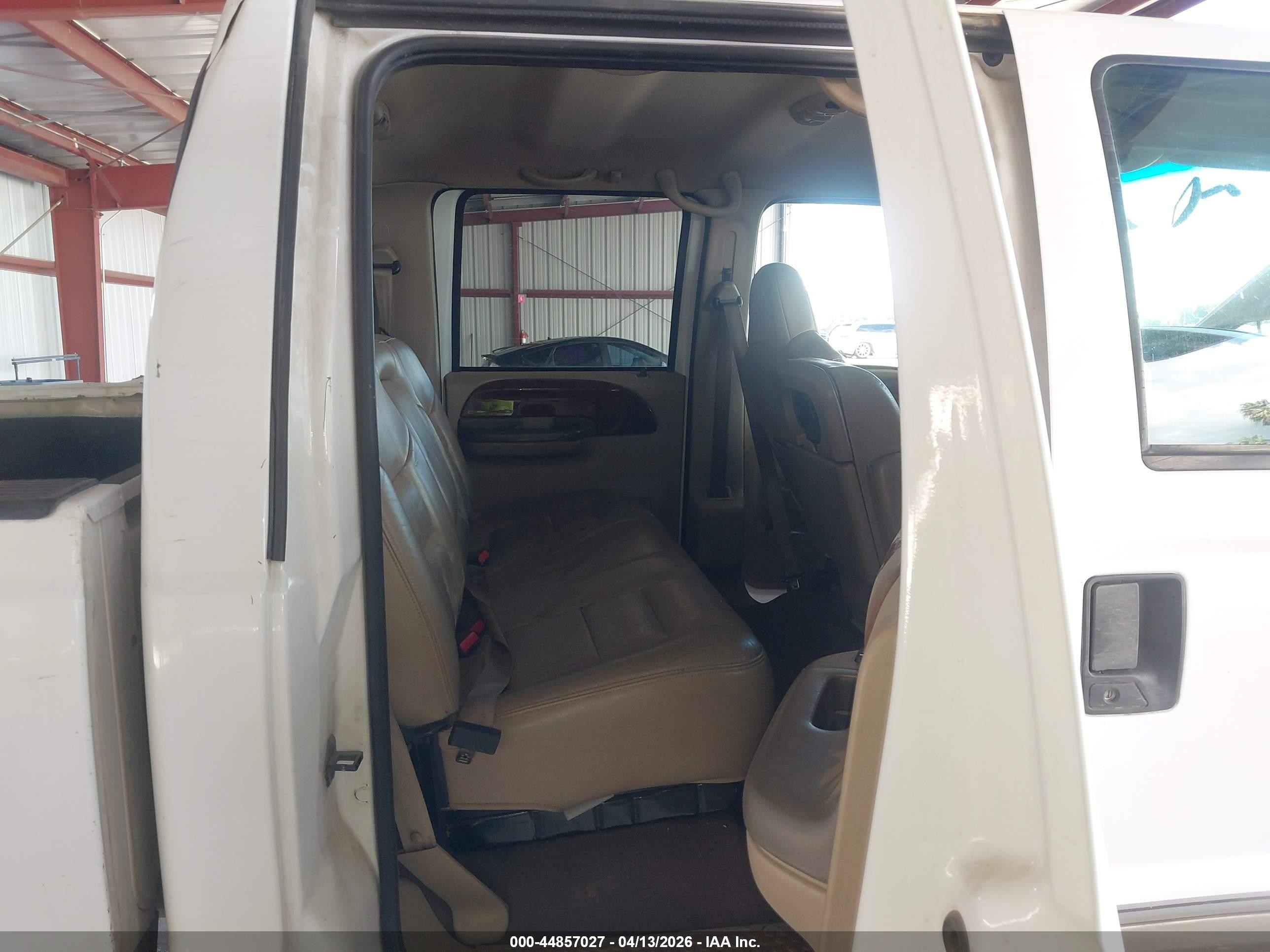2002 Ford F-350 Lariat/xl/xlt White vin: 1FTSW31F02EC77006