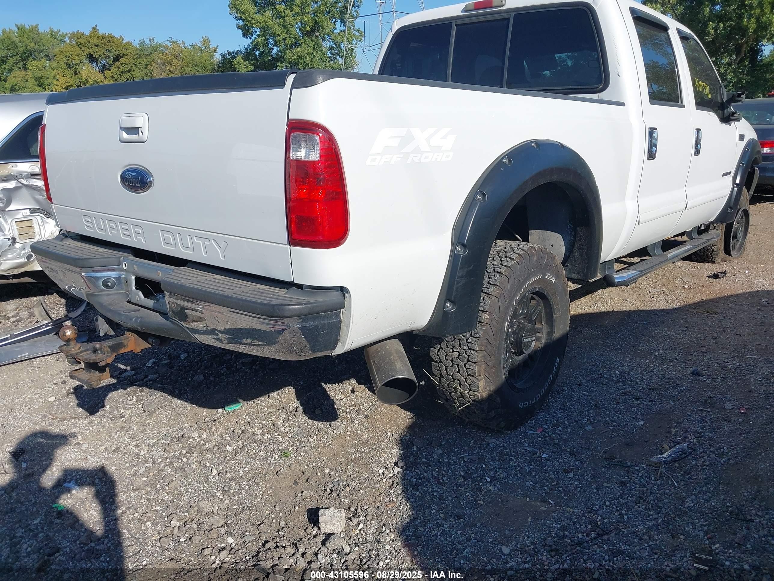 2001 Ford F-350 Lariat/xl/xlt White vin: 1FTSW31F11EA43536