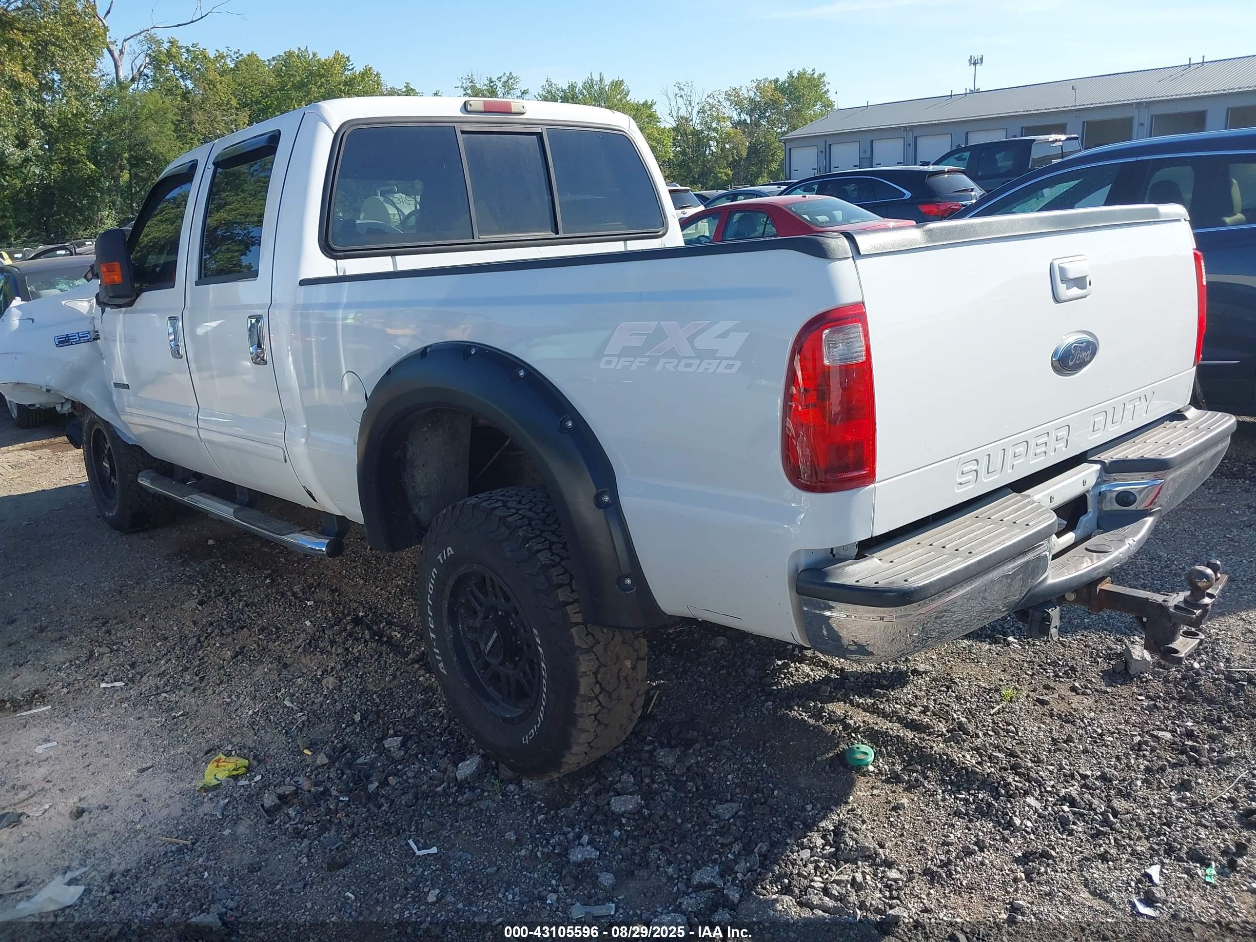 2001 Ford F-350 Lariat/xl/xlt White vin: 1FTSW31F11EA43536