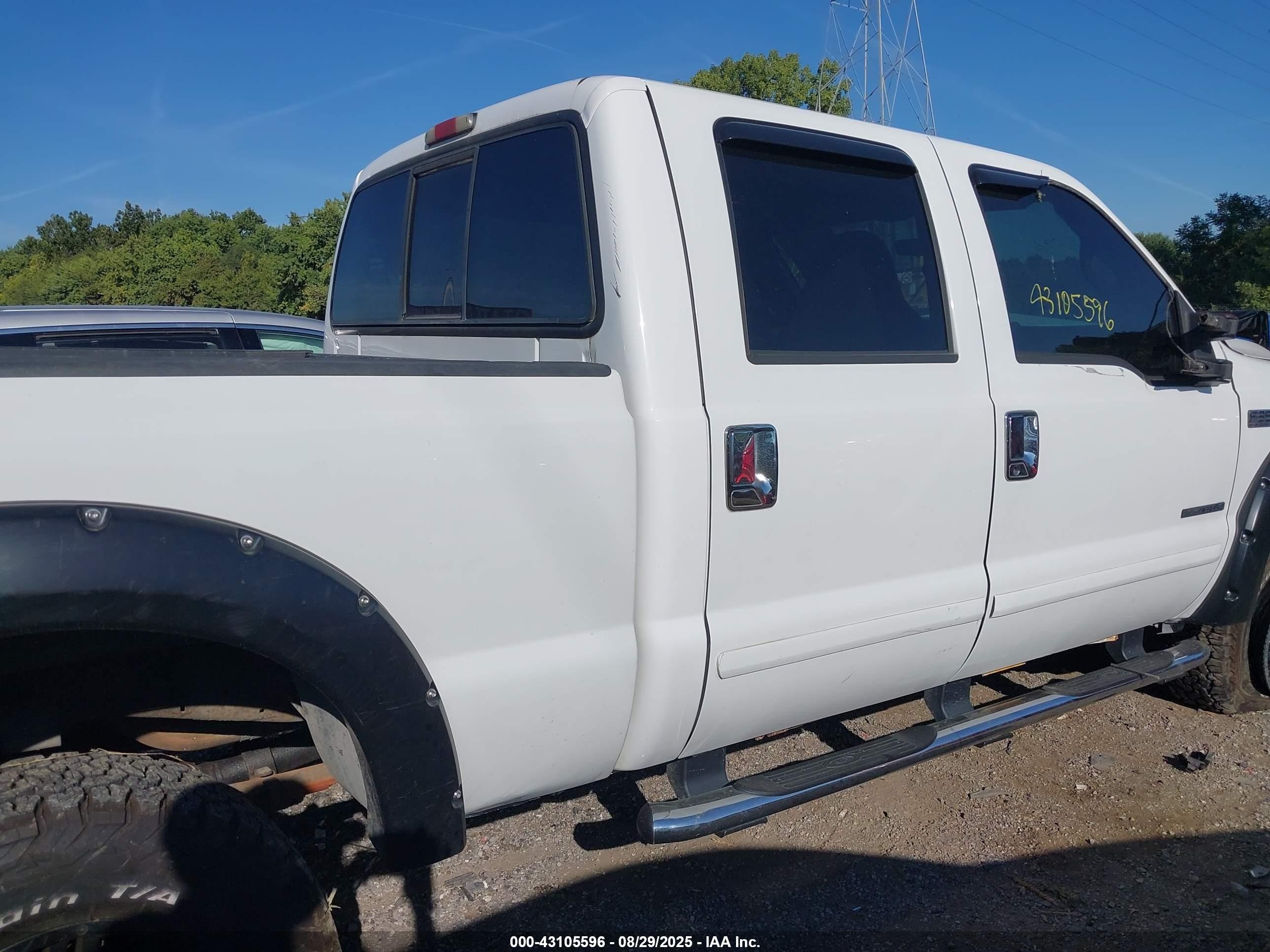 2001 Ford F-350 Lariat/xl/xlt White vin: 1FTSW31F11EA43536
