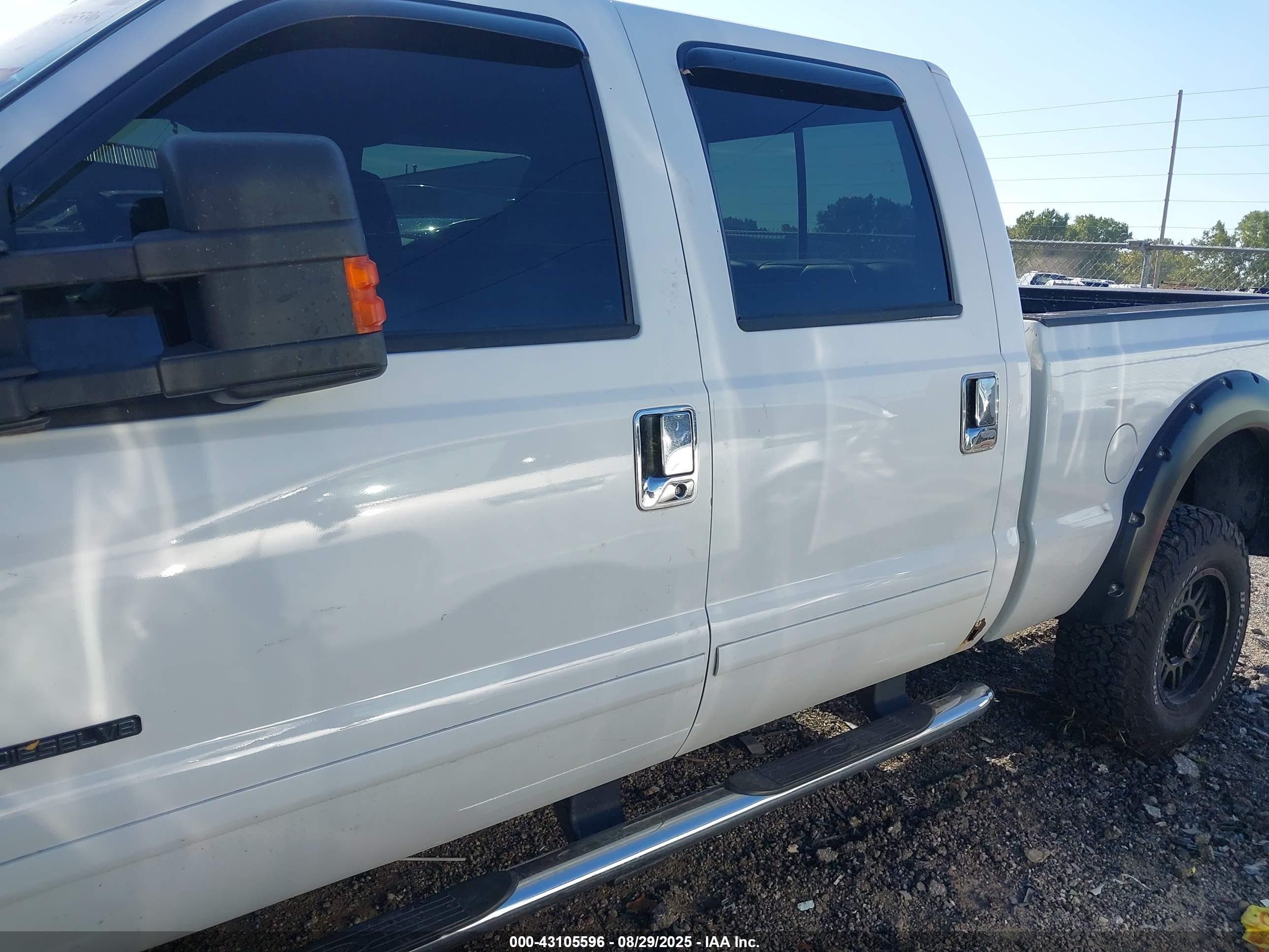2001 Ford F-350 Lariat/xl/xlt White vin: 1FTSW31F11EA43536