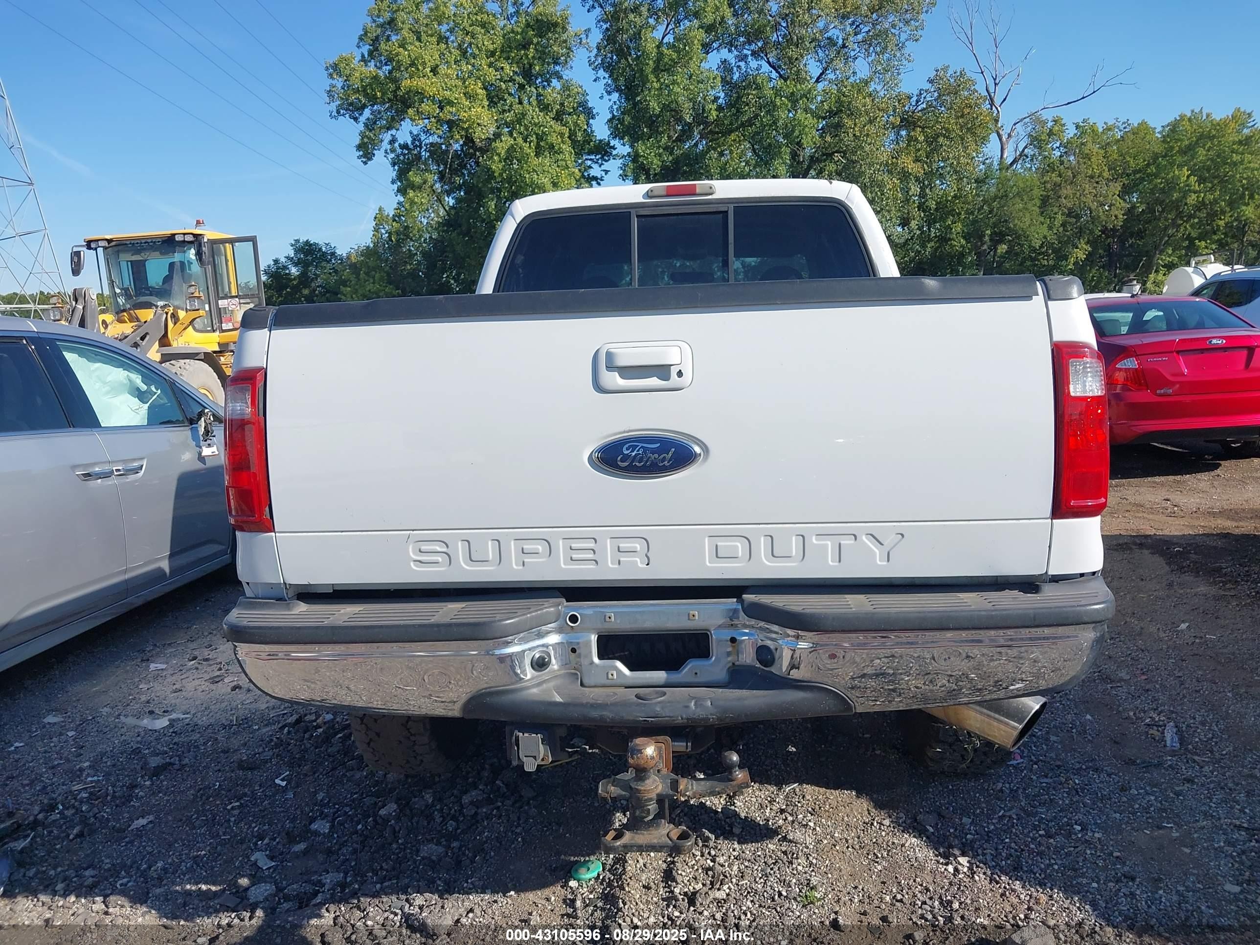 2001 Ford F-350 Lariat/xl/xlt White vin: 1FTSW31F11EA43536