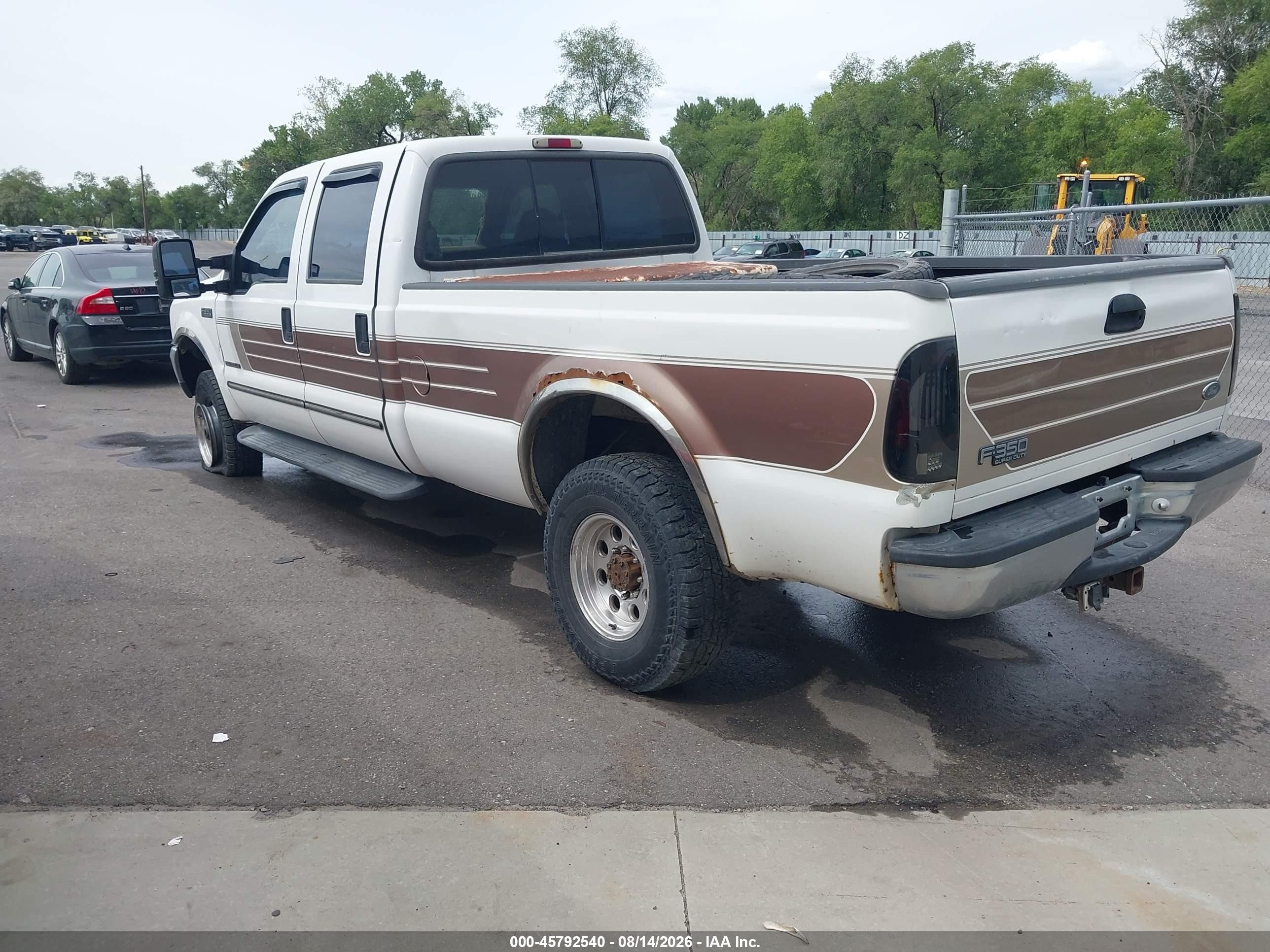 2000 Ford F-350 Lariat/xl/xlt White vin: 1FTSW31F1YEA88888