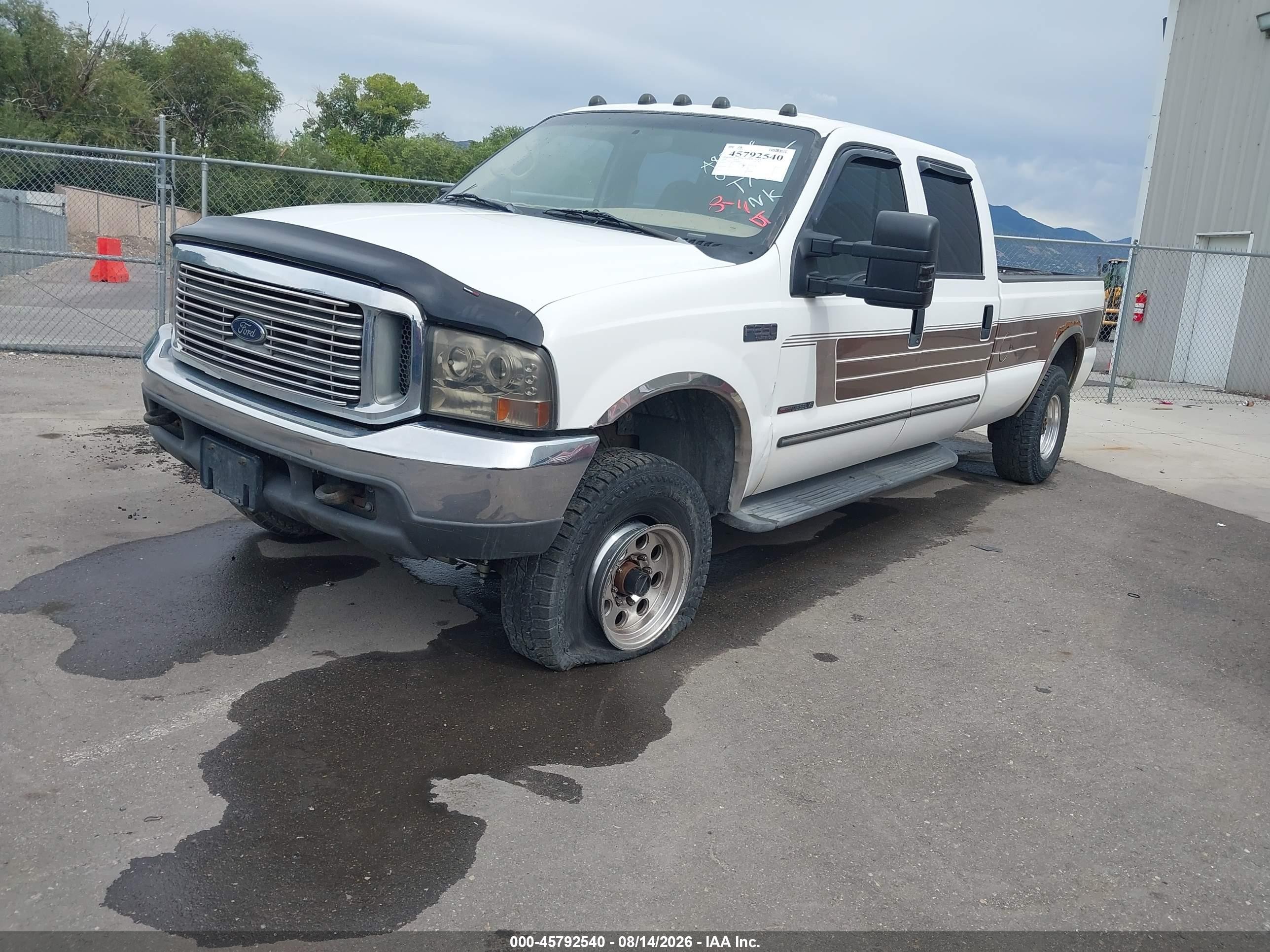 2000 Ford F-350 Lariat/xl/xlt White vin: 1FTSW31F1YEA88888
