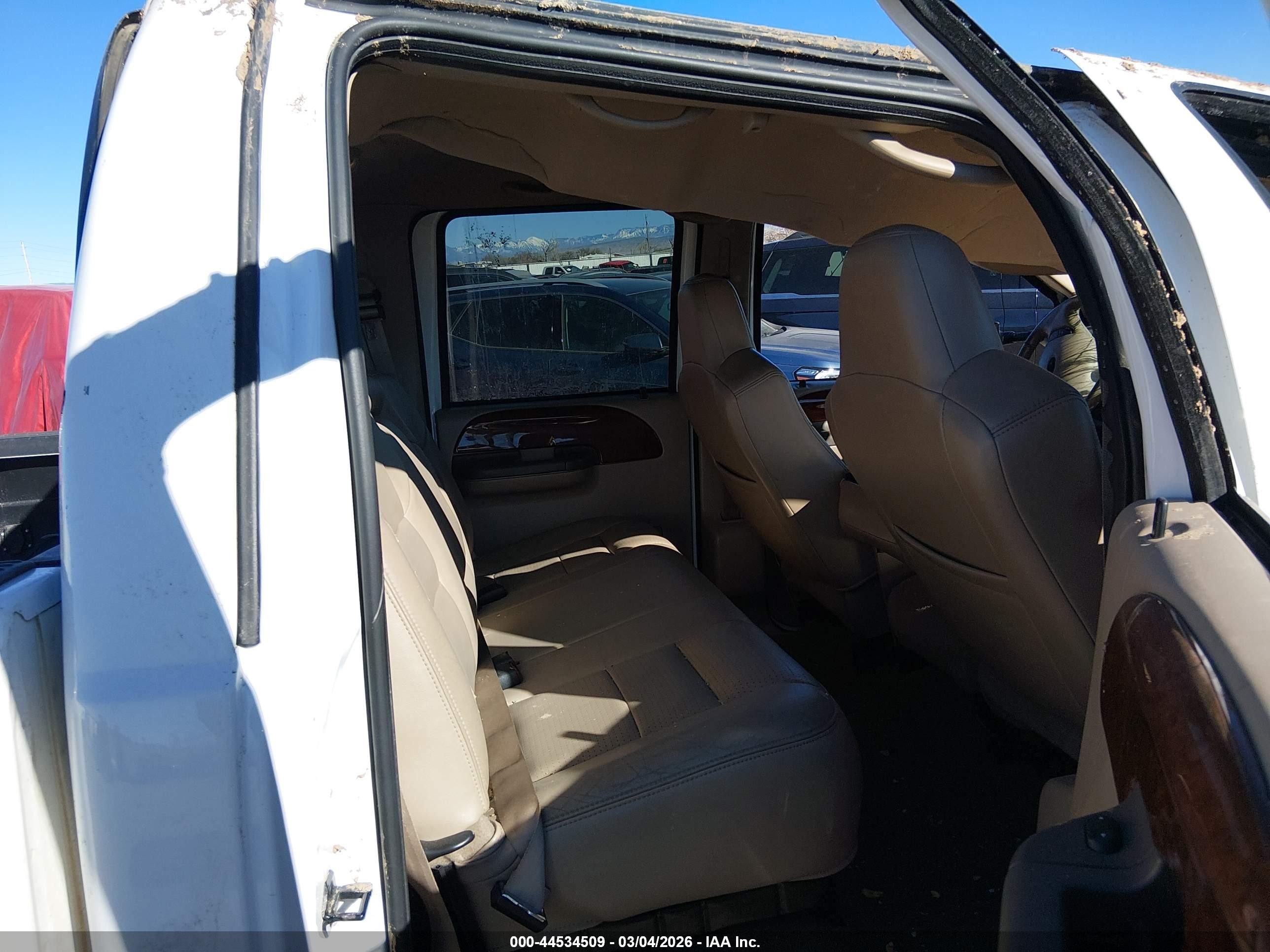 2002 Ford F-350 Lariat/xl/xlt White vin: 1FTSW31F32ED60543