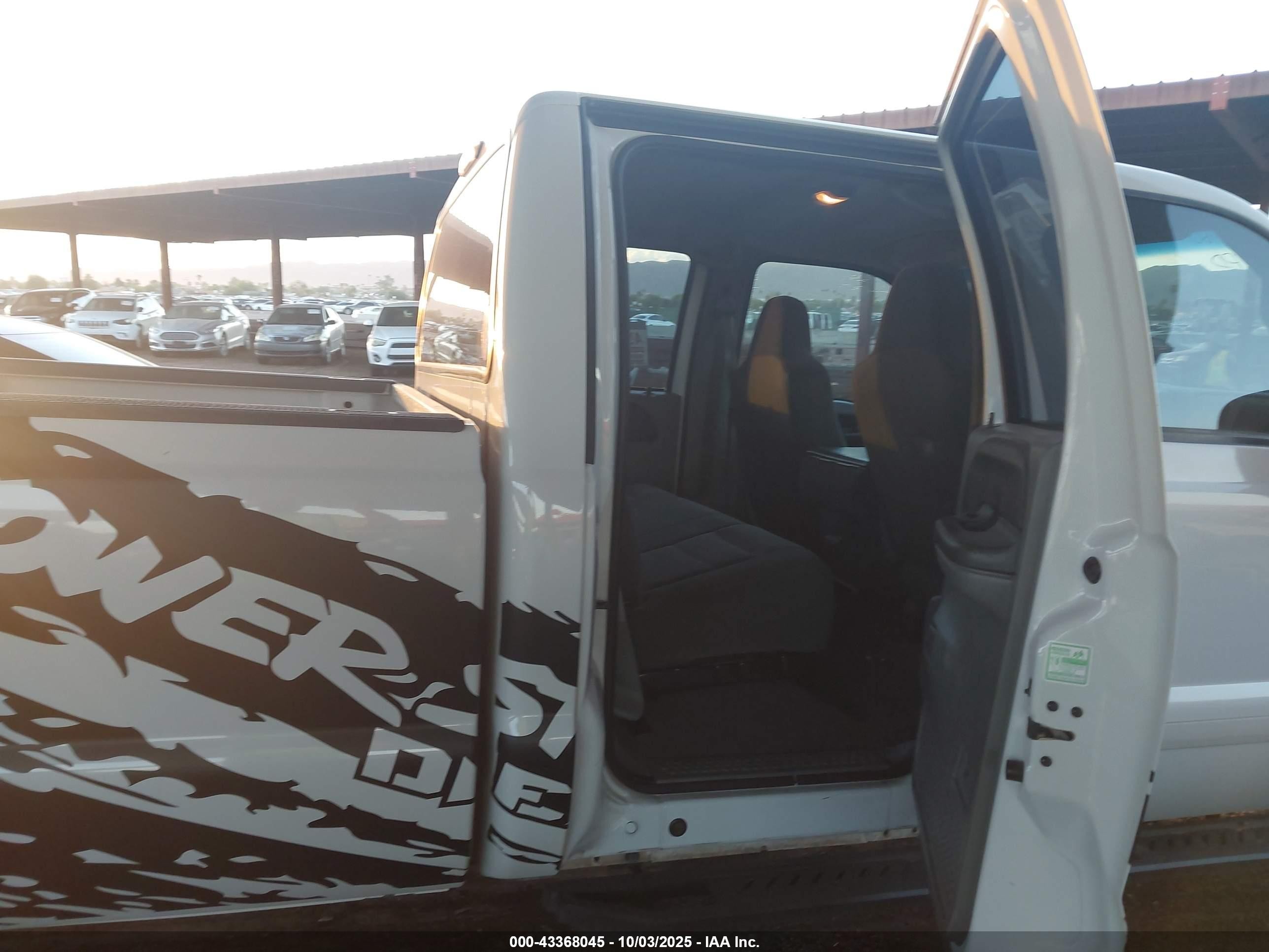 2002 Ford F-350 Lariat/xl/xlt White vin: 1FTSW31F42ED53312