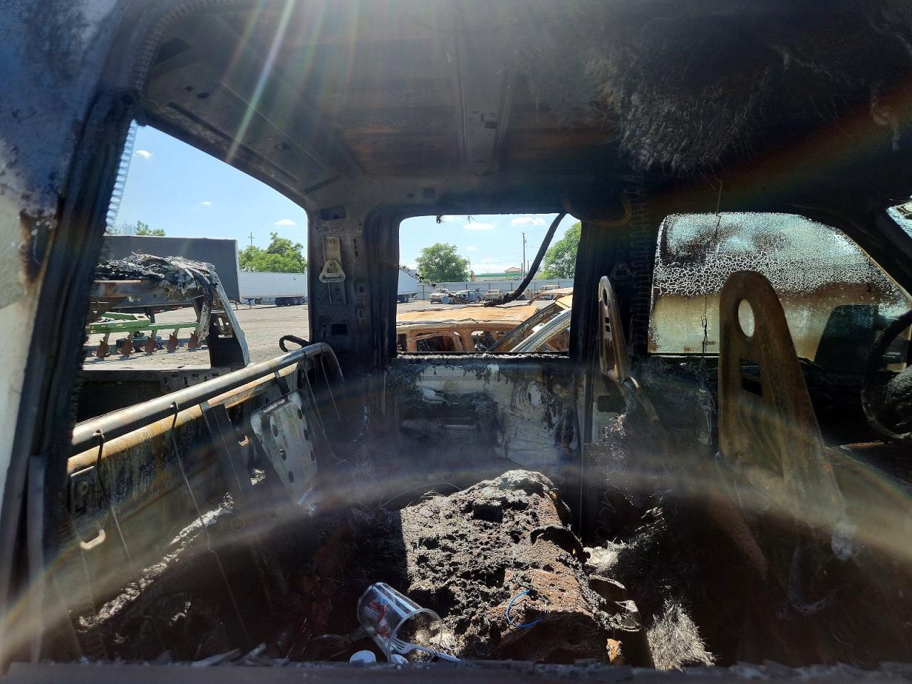 2002 Ford F350 Burn vin: 1FTSW31F82EB88297