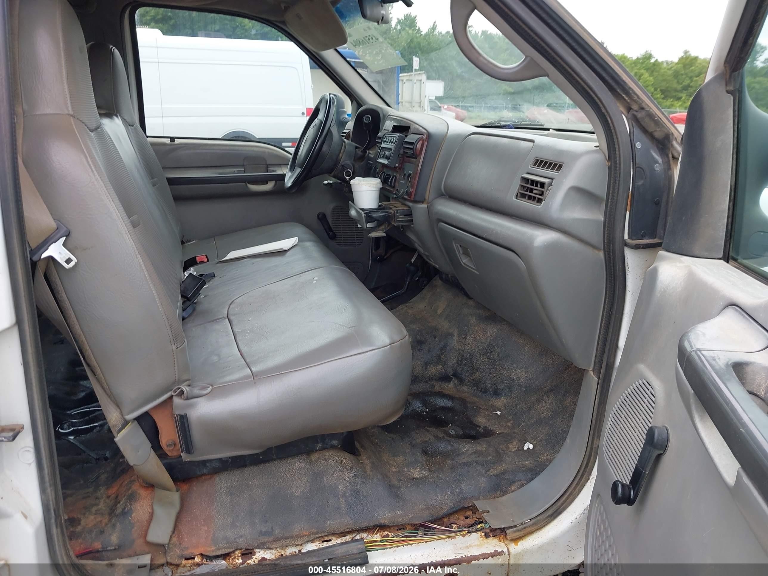 2002 Ford F-350 Lariat/xl/xlt White vin: 1FTSW31F92EB58418