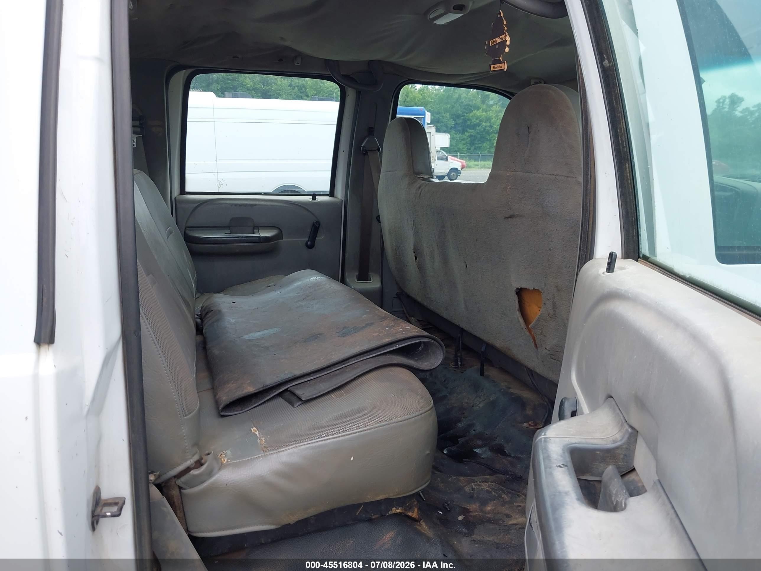 2002 Ford F-350 Lariat/xl/xlt White vin: 1FTSW31F92EB58418