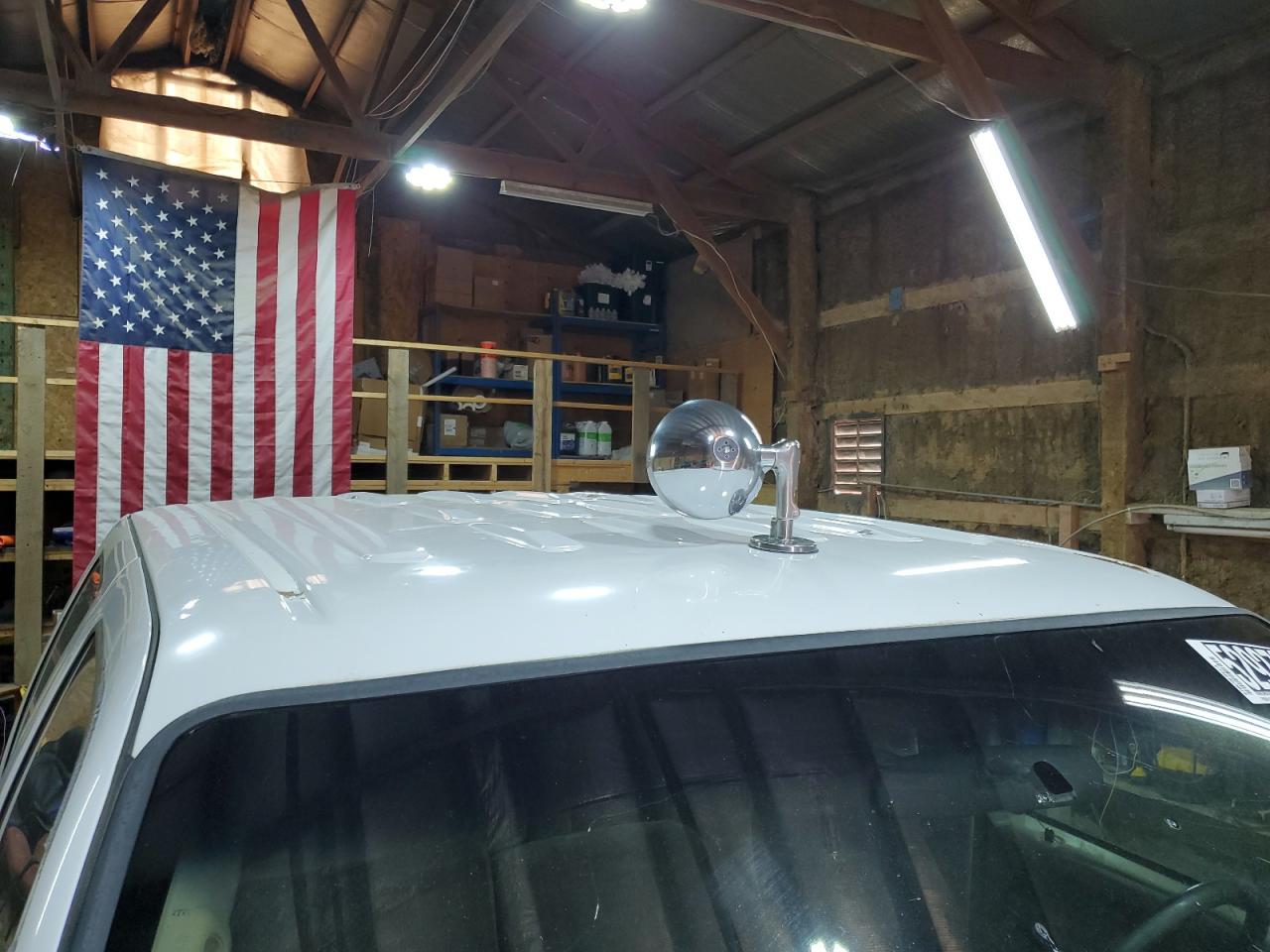 2002 Ford F350 Srw Super Duty White vin: 1FTSW31S42EA45876 Damage: Roof, Dent(S) W/No Paint Dmg, 1/8 To 1/2 Inch