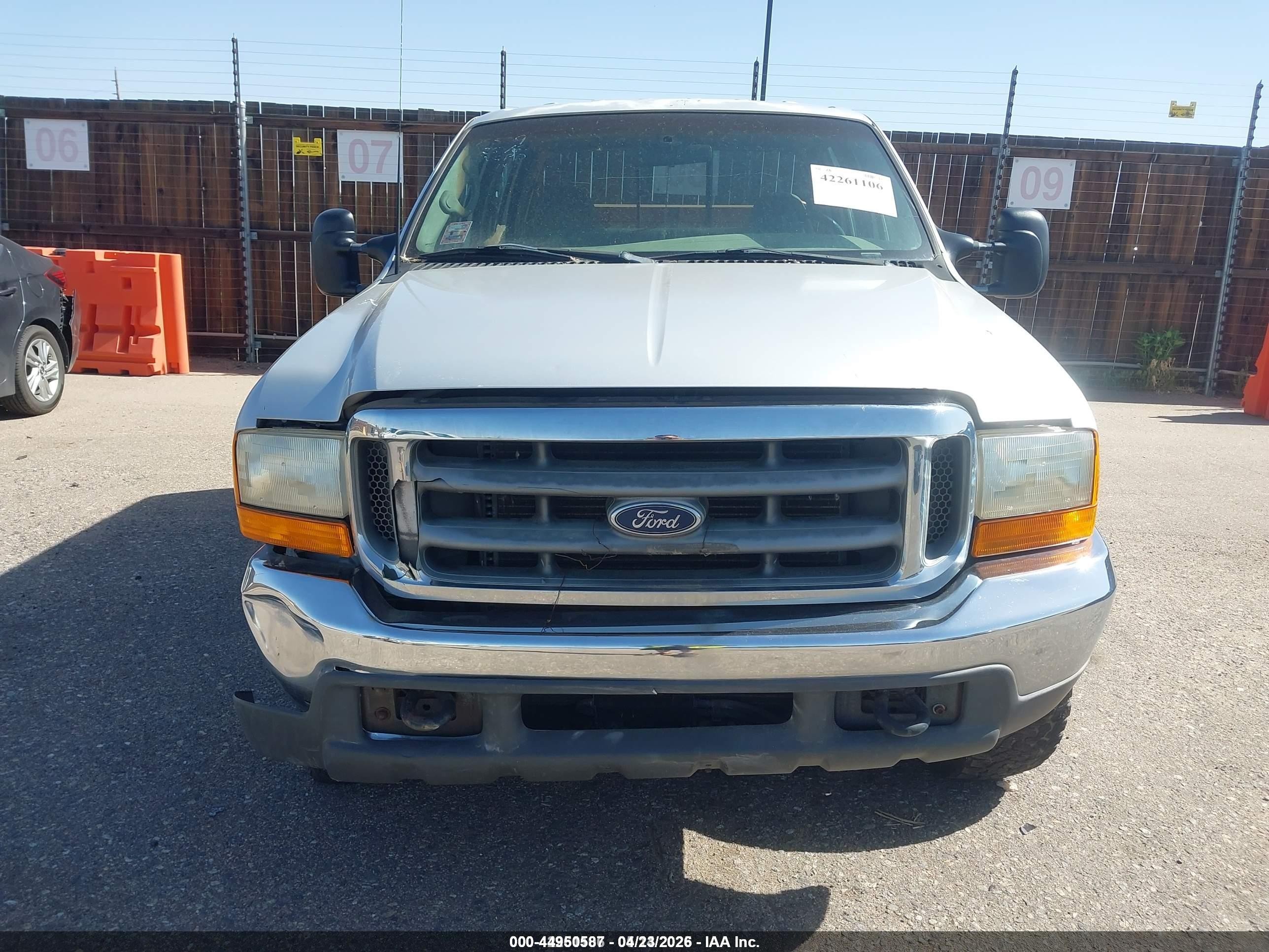2000 Ford F-350 Lariat/xl/xlt Серебряный vin: 1FTSW31S6YEE49156