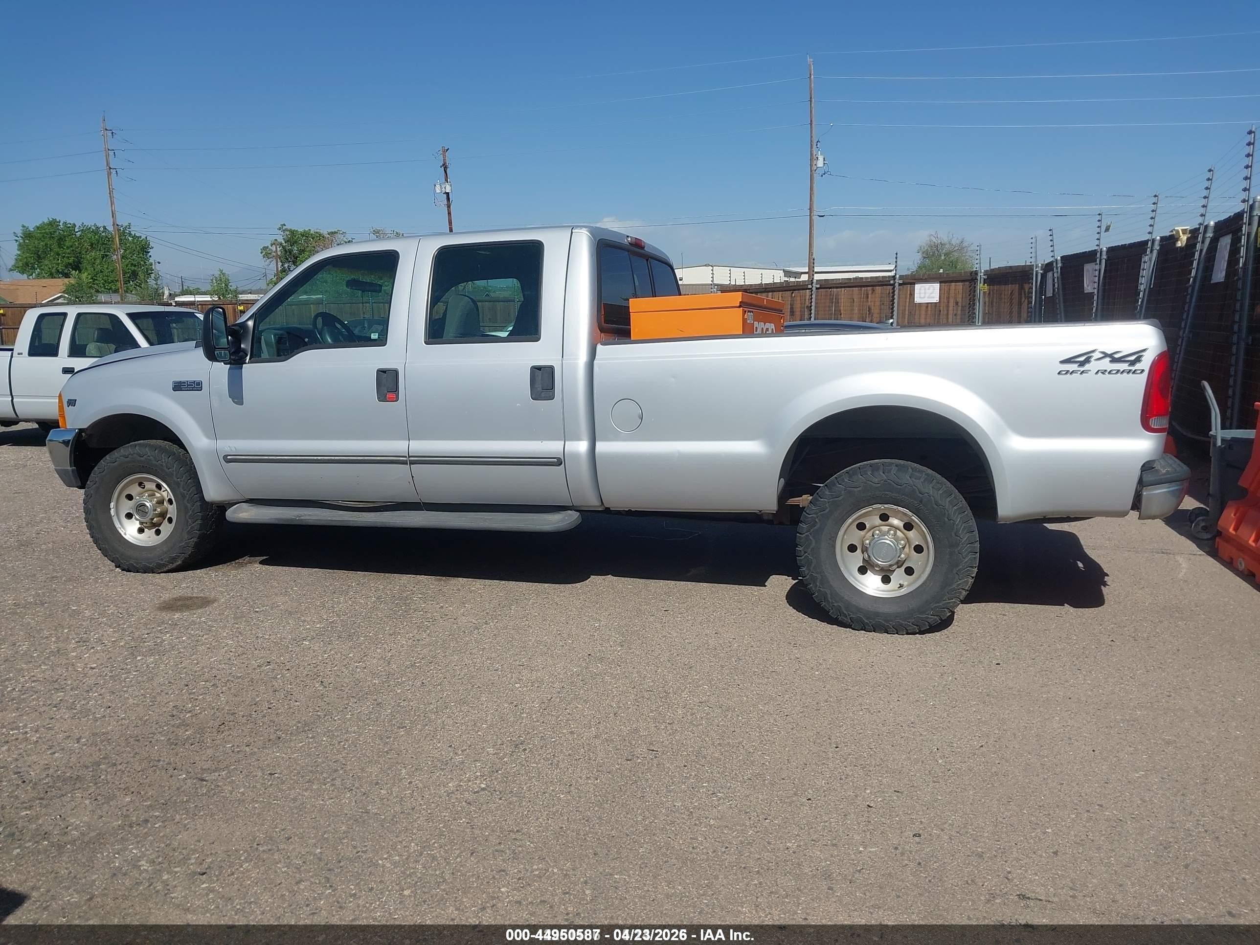 2000 Ford F-350 Lariat/xl/xlt Серебряный vin: 1FTSW31S6YEE49156