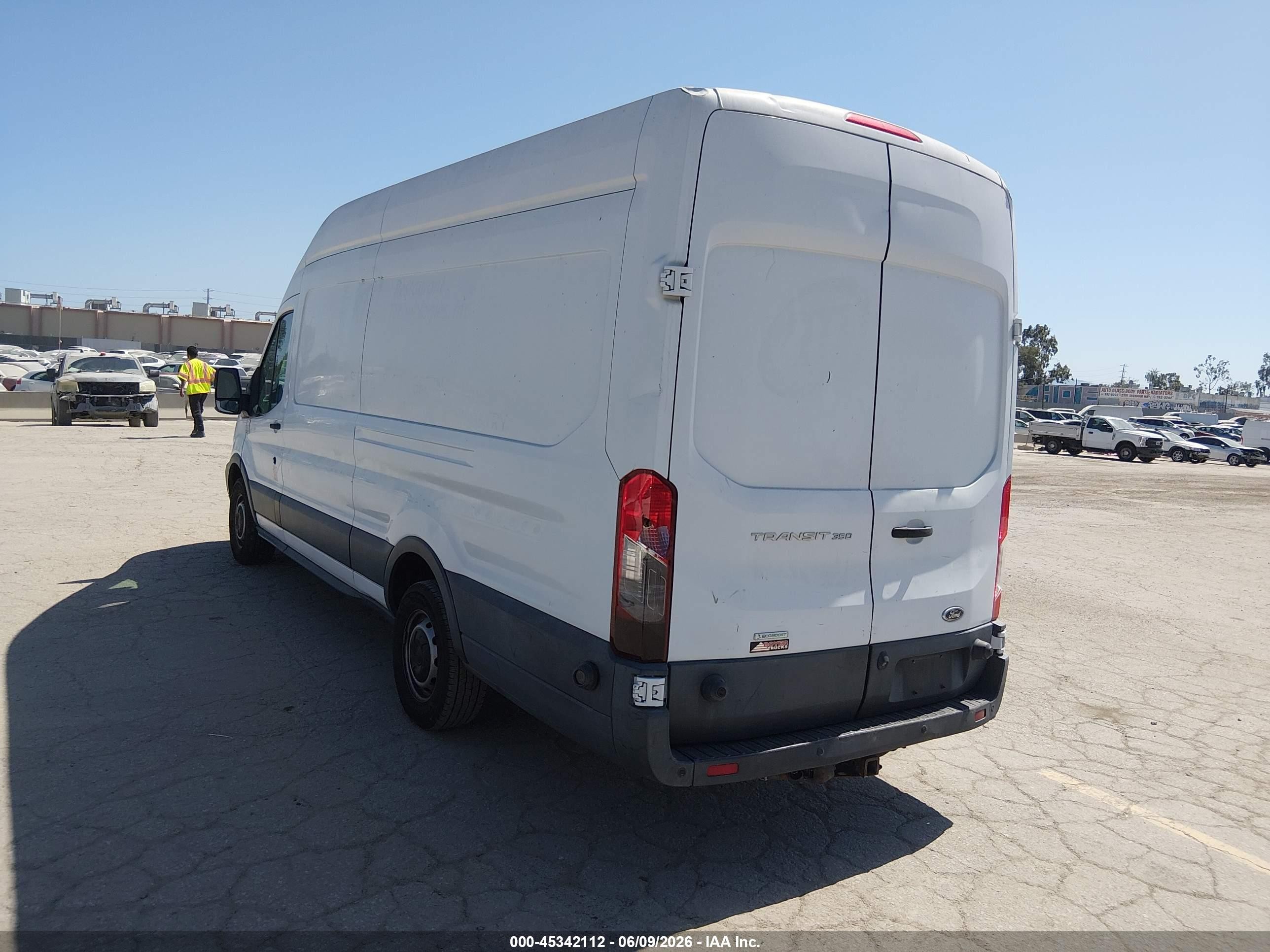 2015 Ford Transit-350   White vin: 1FTSW3XG2FKA84007