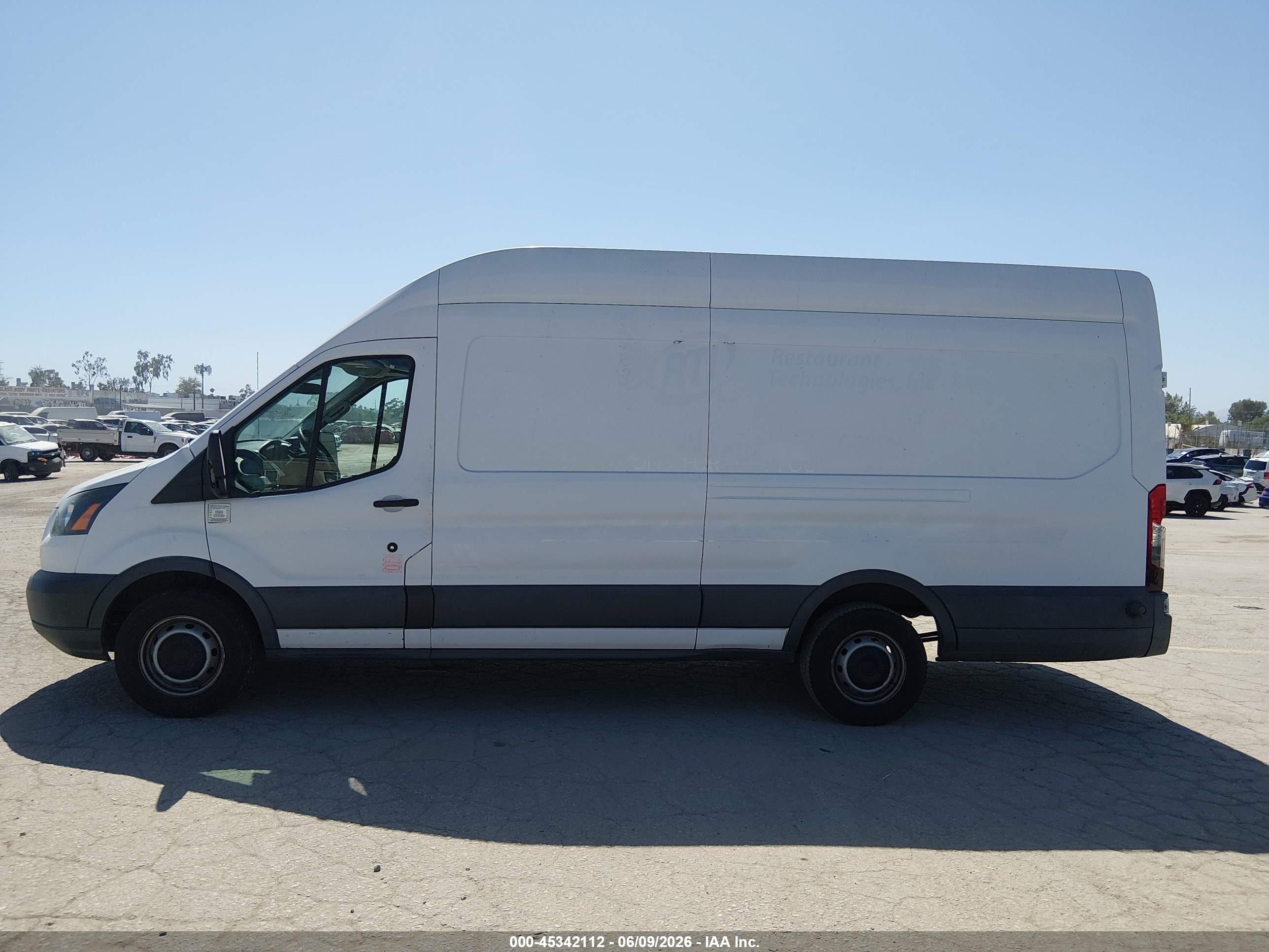 2015 Ford Transit-350   White vin: 1FTSW3XG2FKA84007