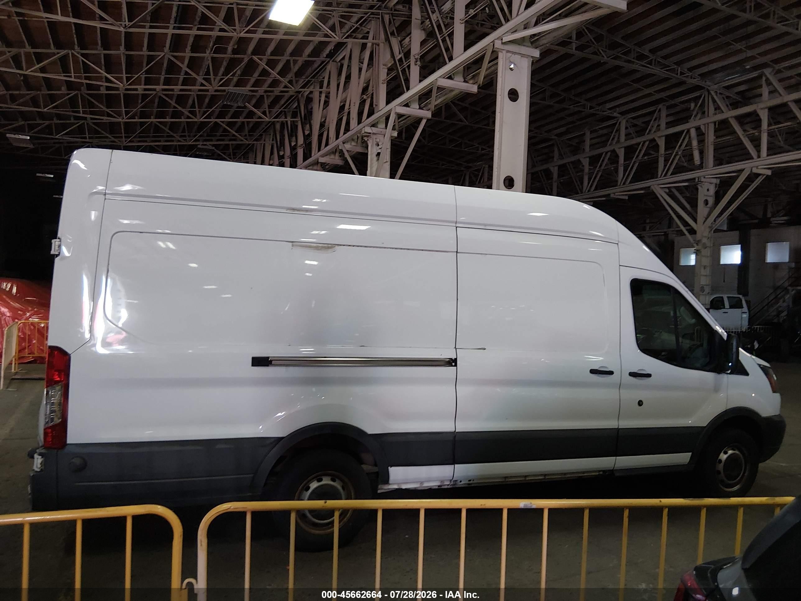 2015 Ford Transit-350   Orange vin: 1FTSW3XGXFKA02797