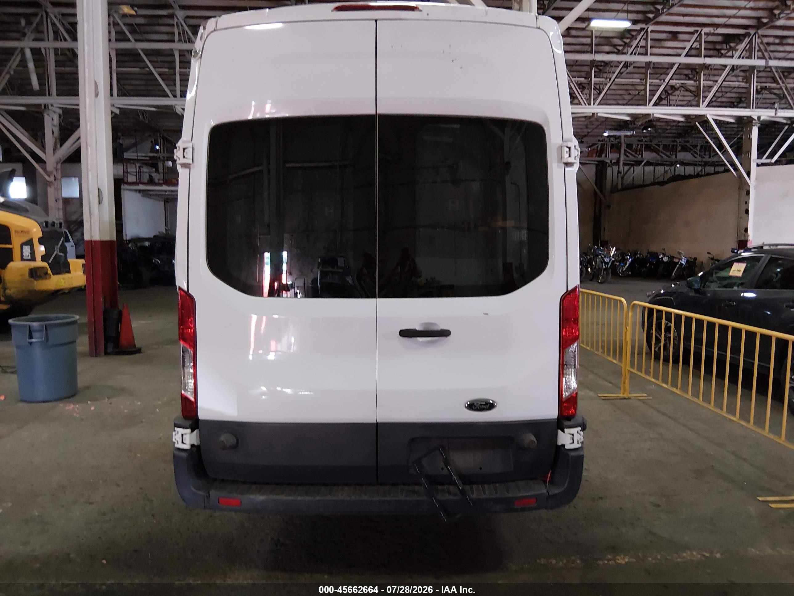 2015 Ford Transit-350   Orange vin: 1FTSW3XGXFKA02797