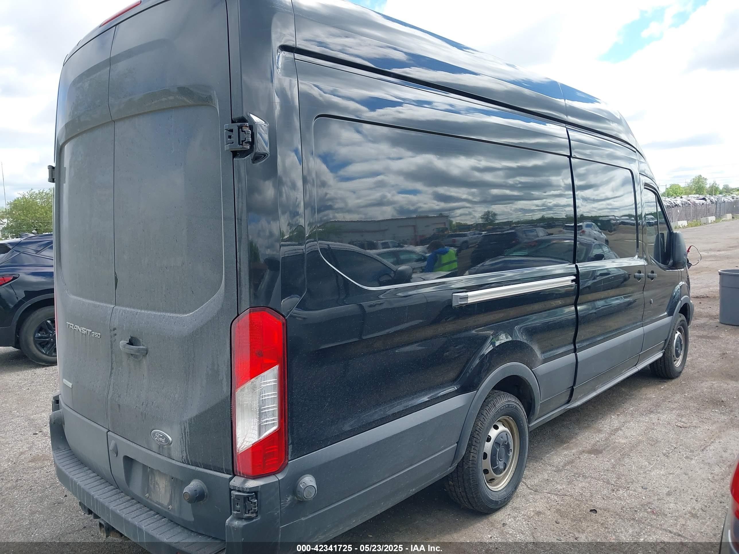 2015 Ford Transit-350   Black vin: 1FTSW3XGXFKA66757