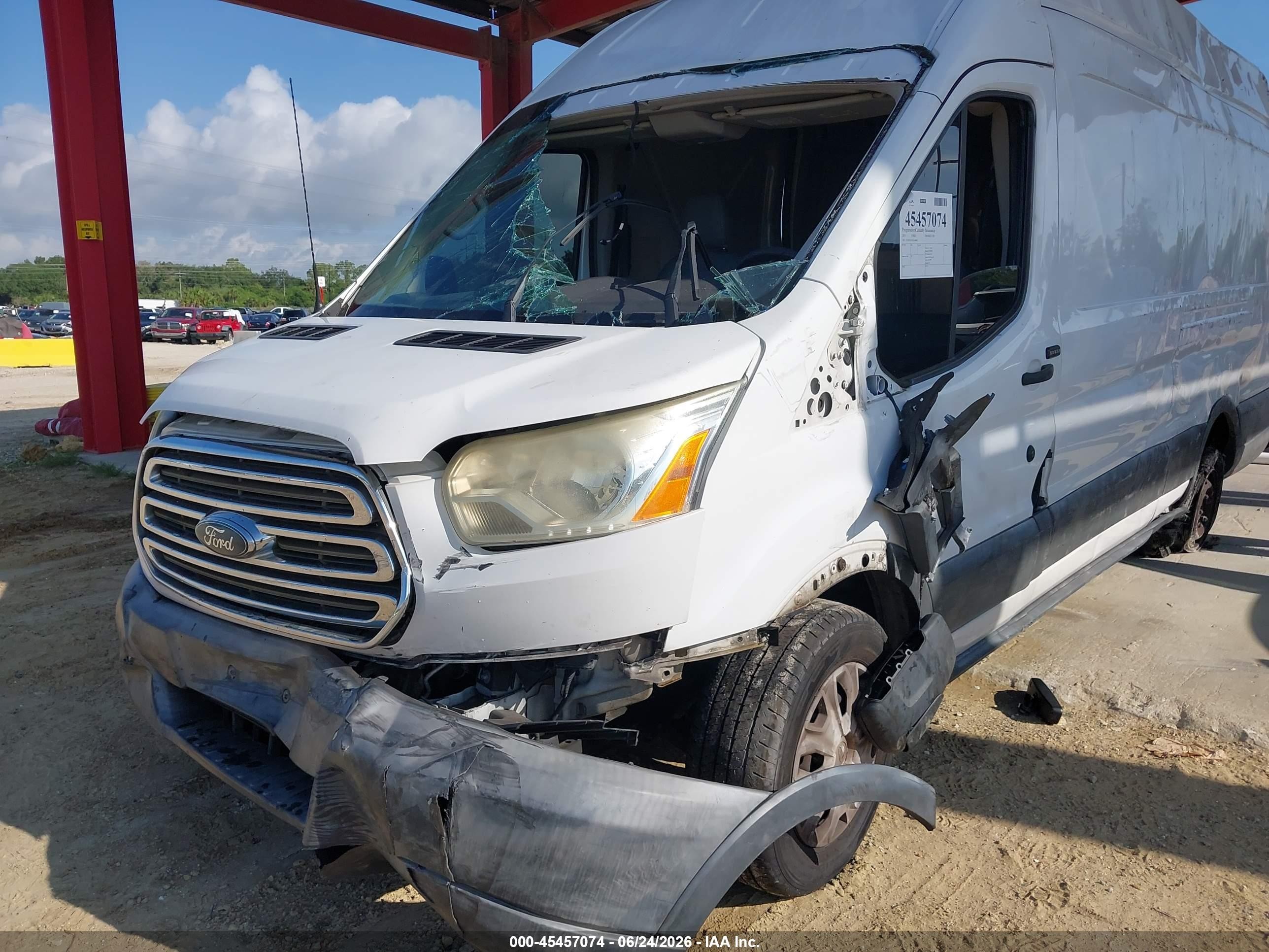 2015 Ford Transit-350   White vin: 1FTSW3XV5FKA48942