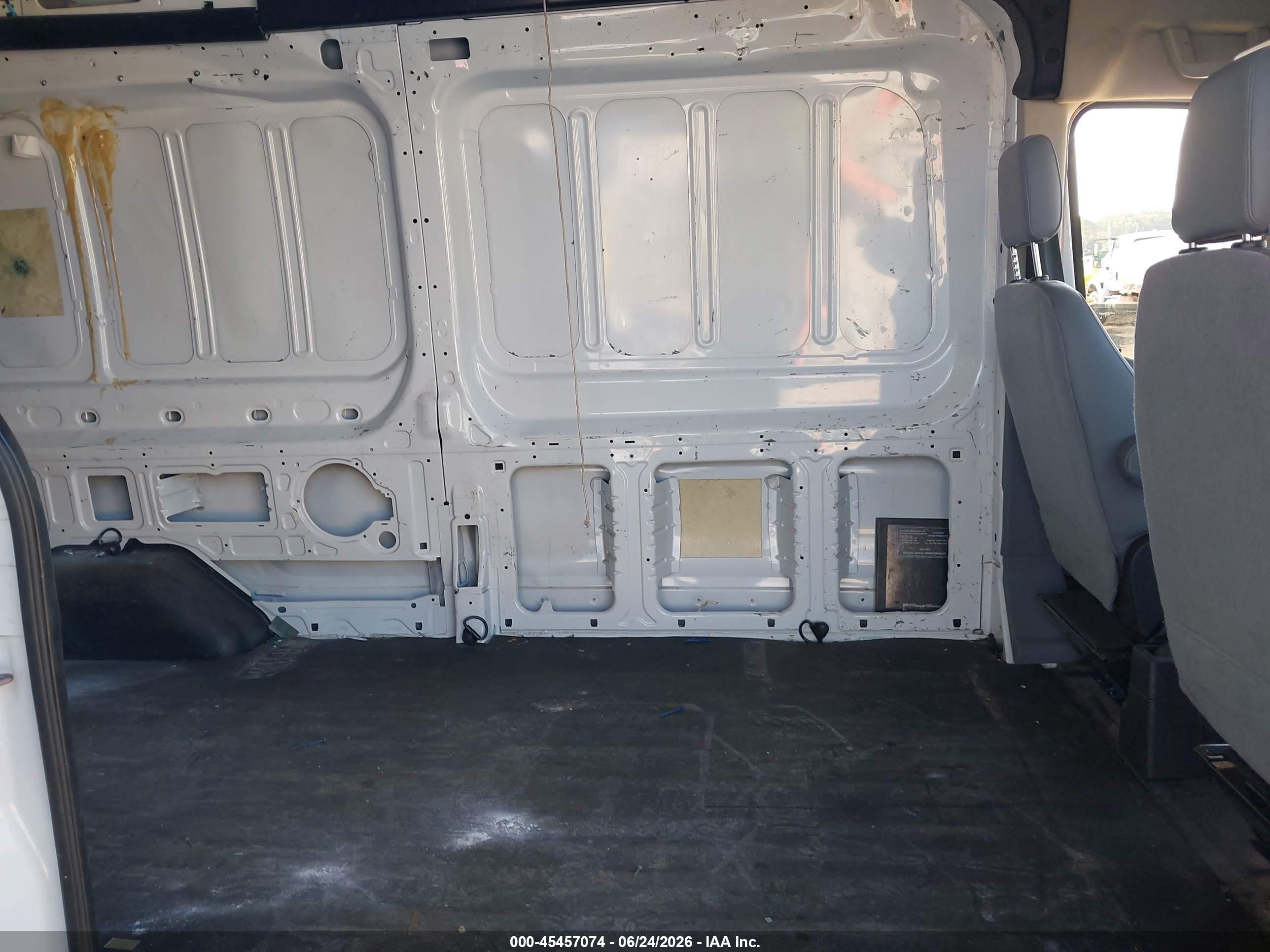 2015 Ford Transit-350   White vin: 1FTSW3XV5FKA48942