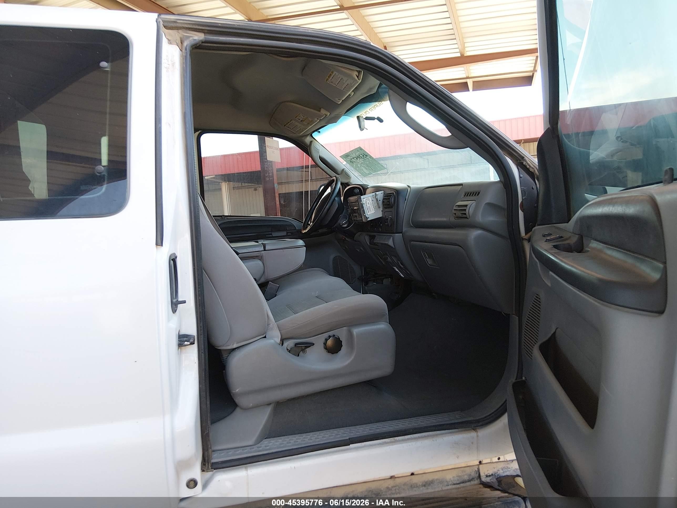2005 Ford F-250 Lariat/xl/xlt Белый vin: 1FTSX20505EC50361