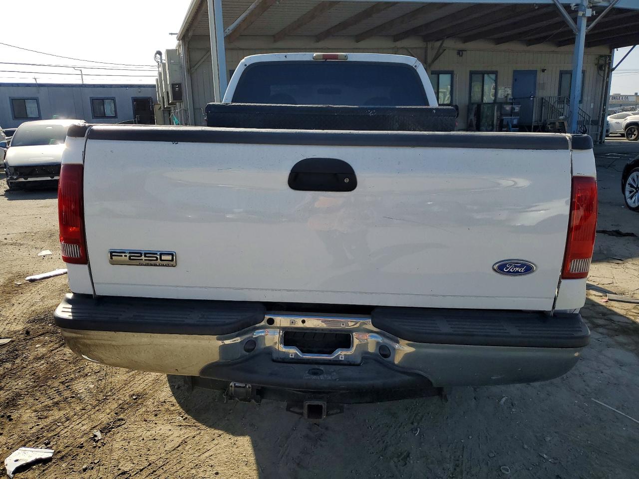2005 Ford F250 Super Duty White vin: 1FTSX20515EC09222