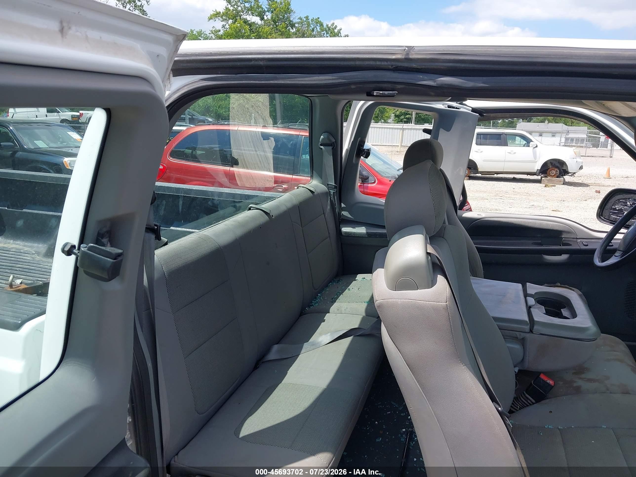 2006 Ford F-250 Lariat/xl/xlt White vin: 1FTSX20516EC33196