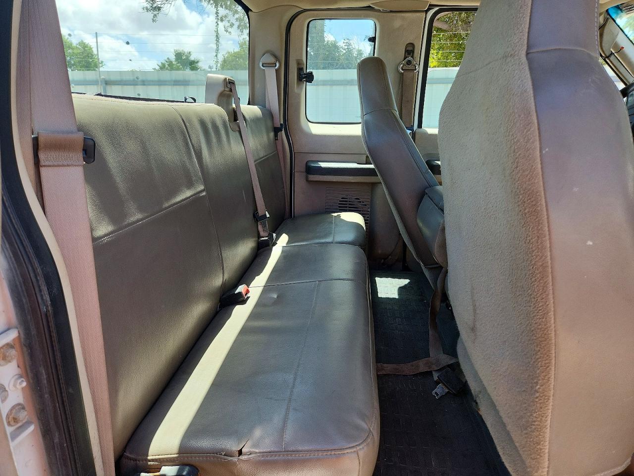 2008 Ford F250 Super Duty White vin: 1FTSX20548EE40880
